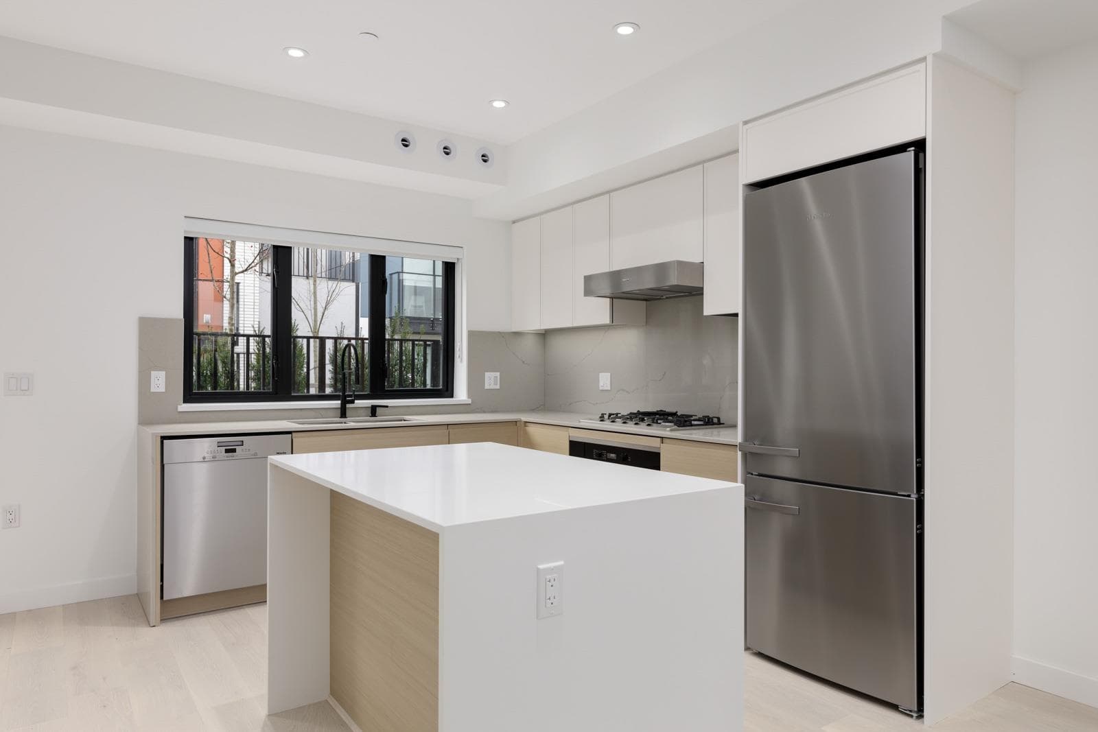 52 - 550 W 28th Avenue, Vancouver, V5Z 2H1 — photo 2