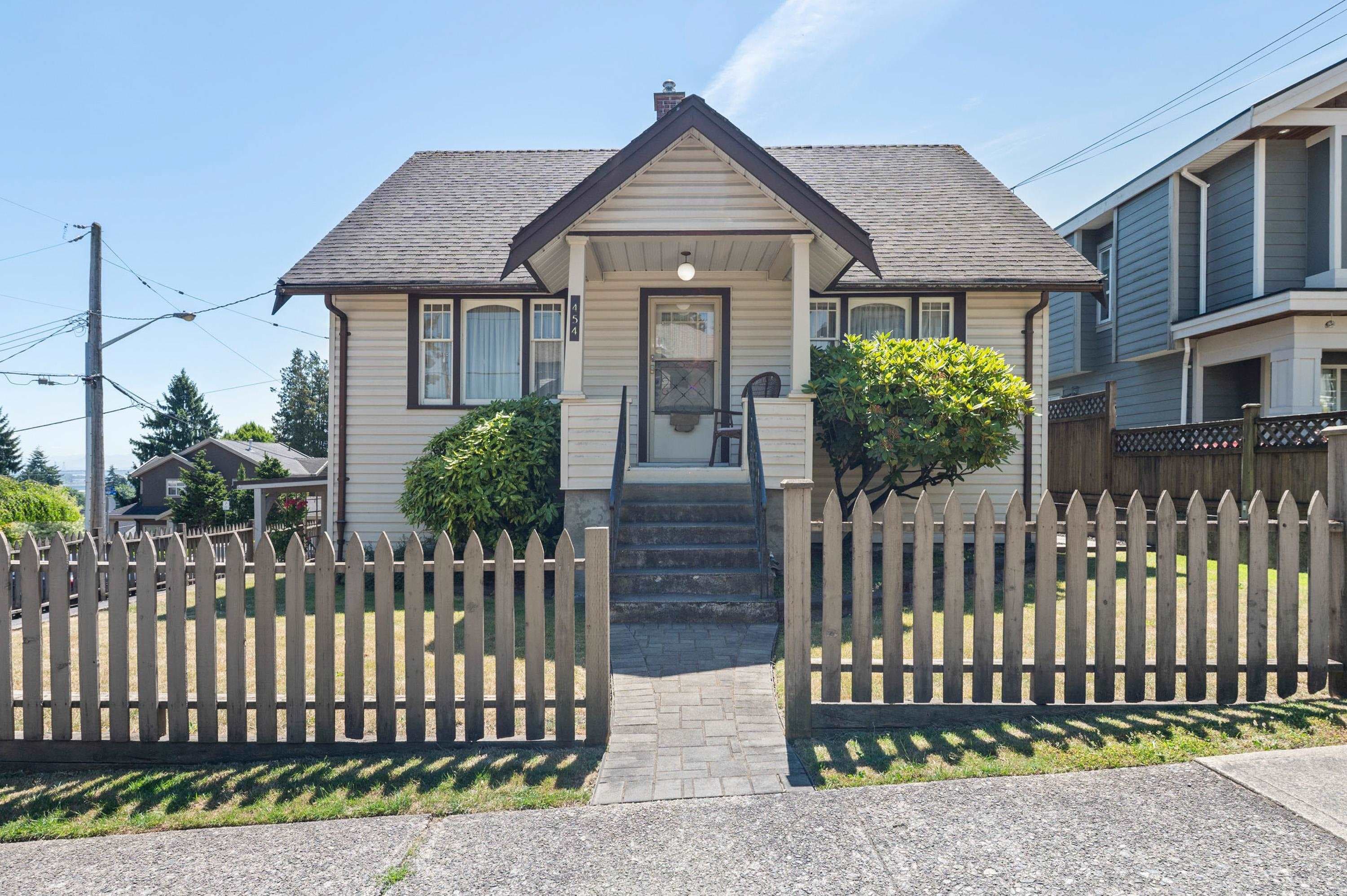 454 Elmer Street, New Westminster, V3L 4M5 — photo 1