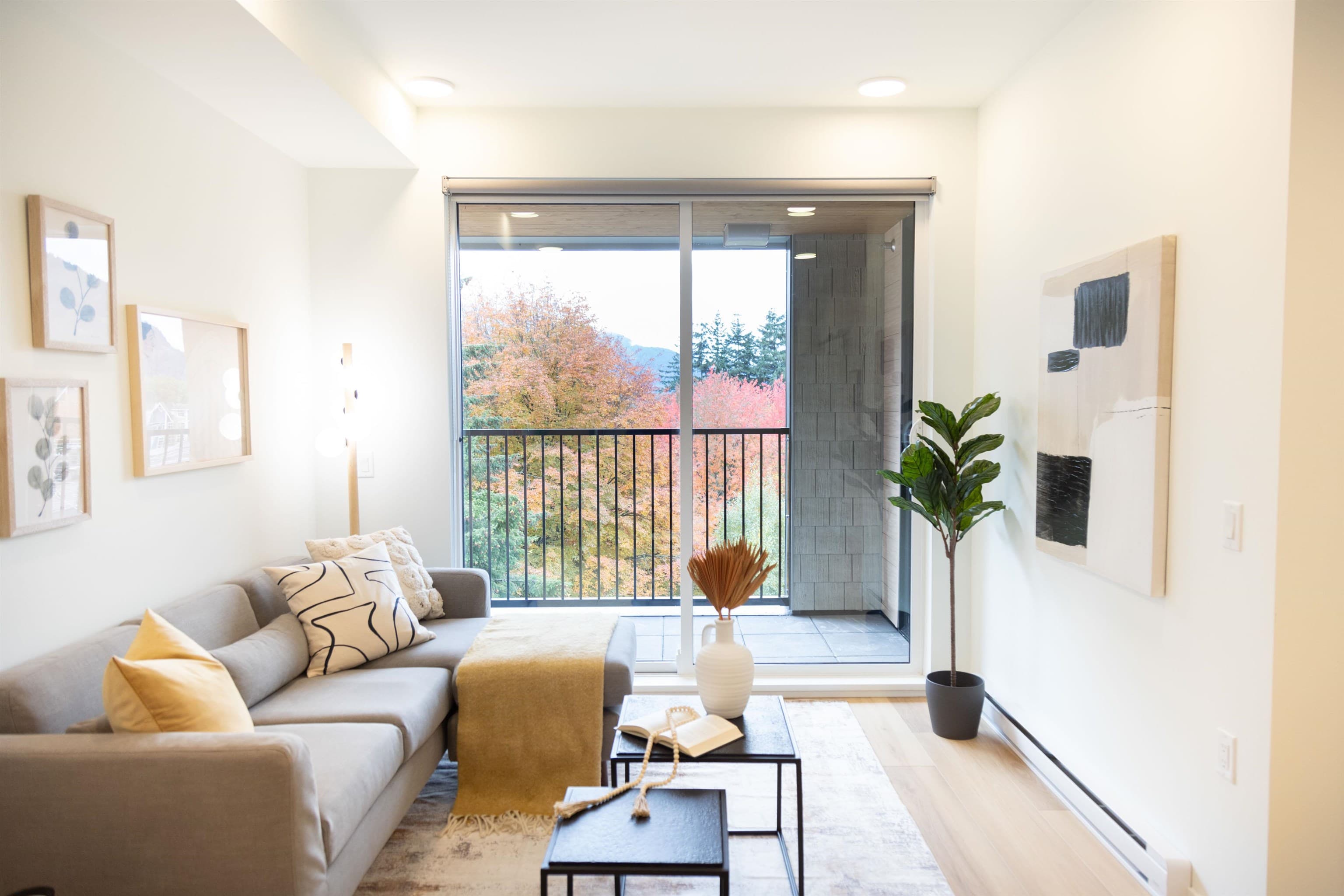 406 - 37994 Second Avenue, Squamish, V8B 0C3 — photo 2