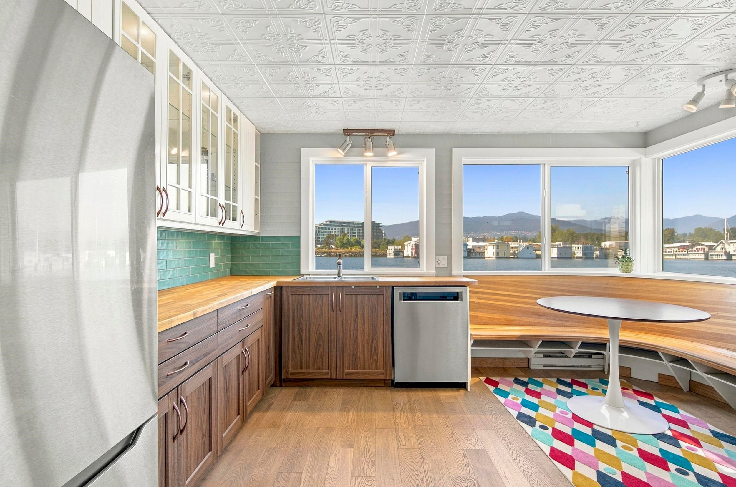 A23 - 415 W Esplanade Avenue, North Vancouver, V7M 1A6 — photo 4