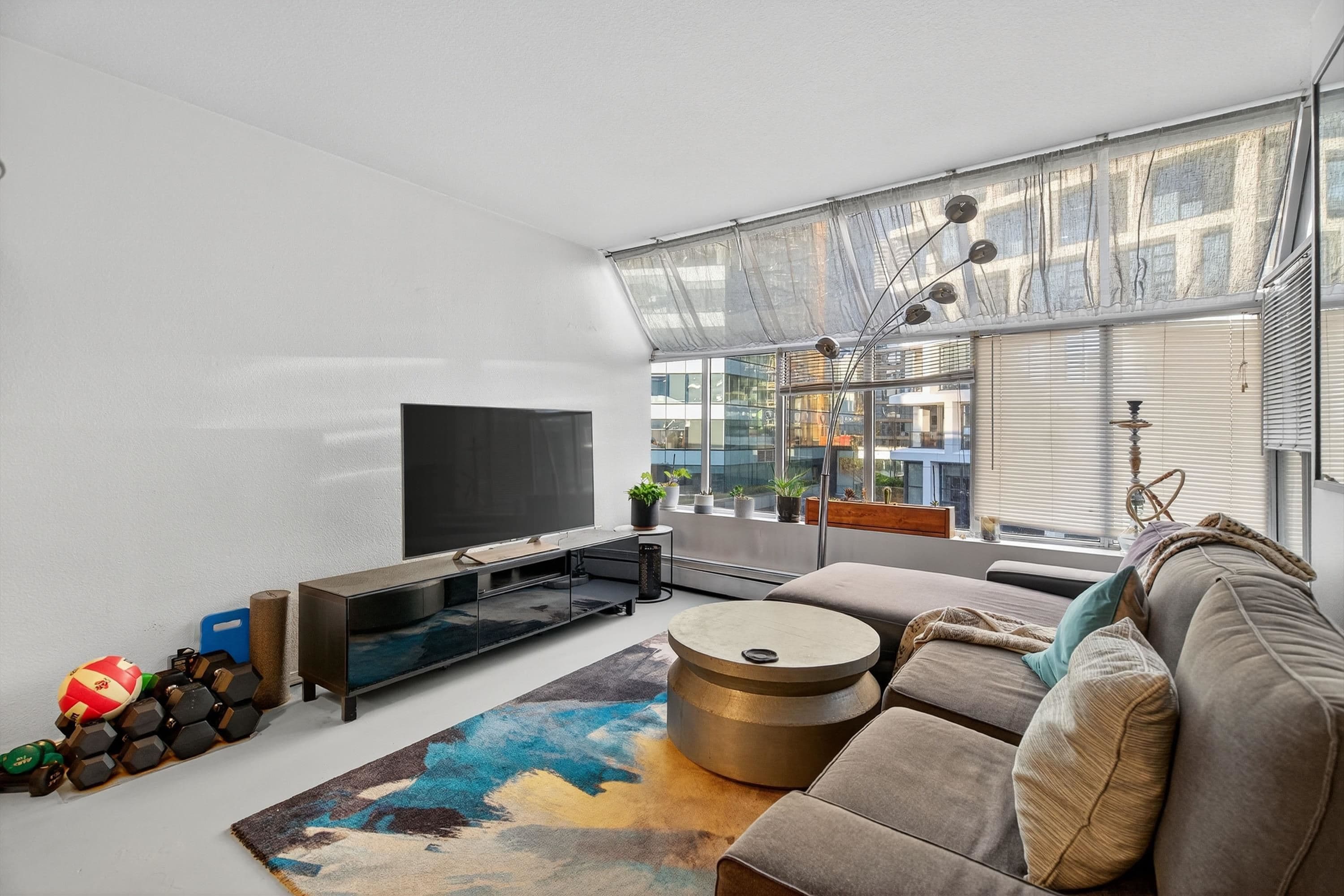 902 - 950 Drake Street, Vancouver, V6Z 2B9 — photo 2