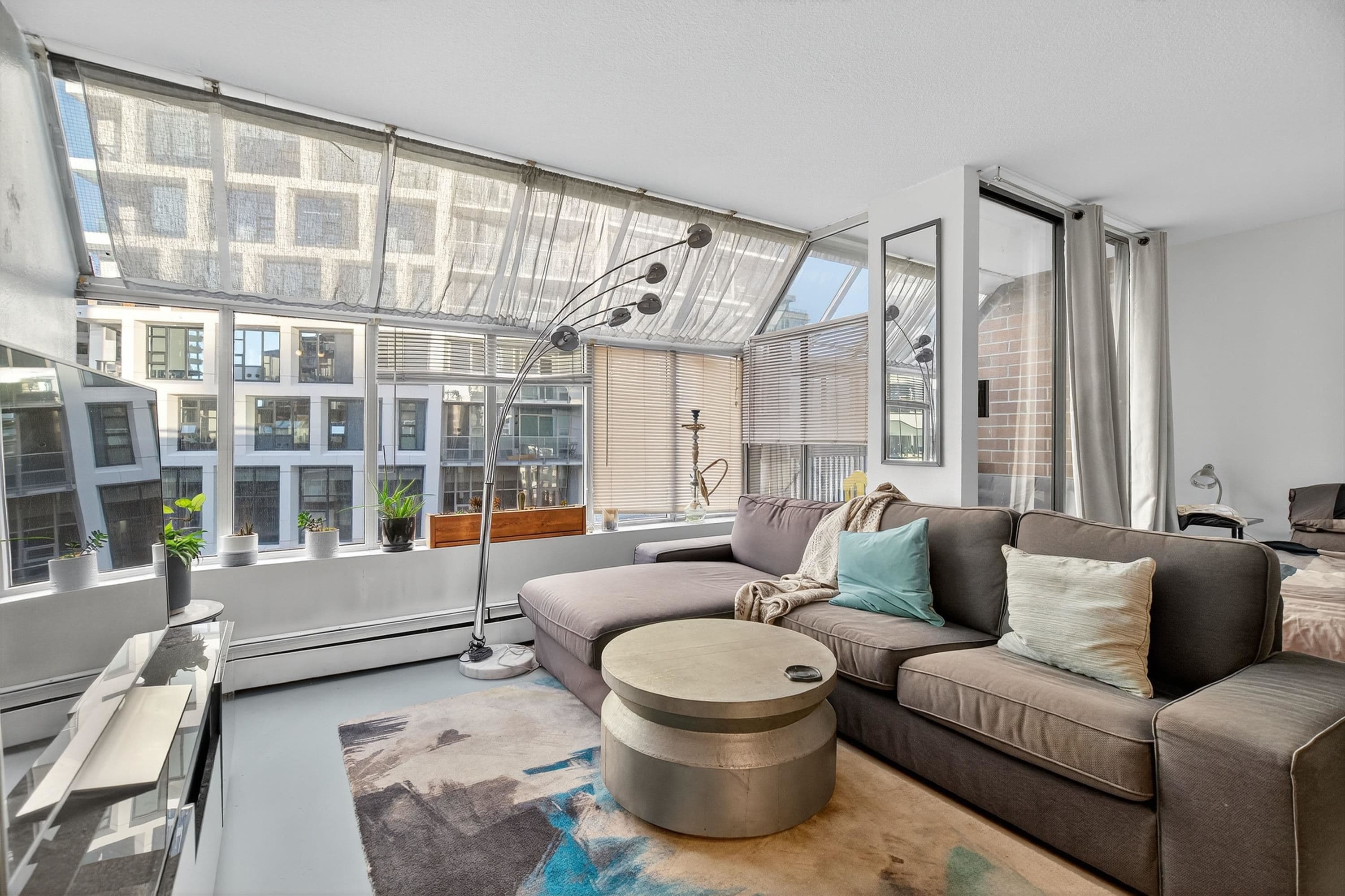 902 - 950 Drake Street, Vancouver, V6Z 2B9 — photo 1