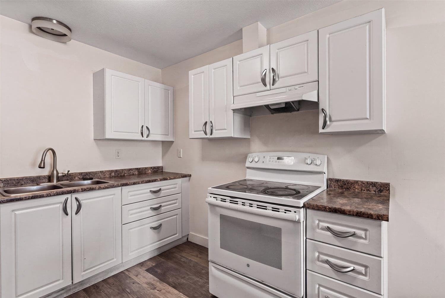 109 - 7435 Shaw Avenue, Chilliwack, V2R 3C1 — photo 5