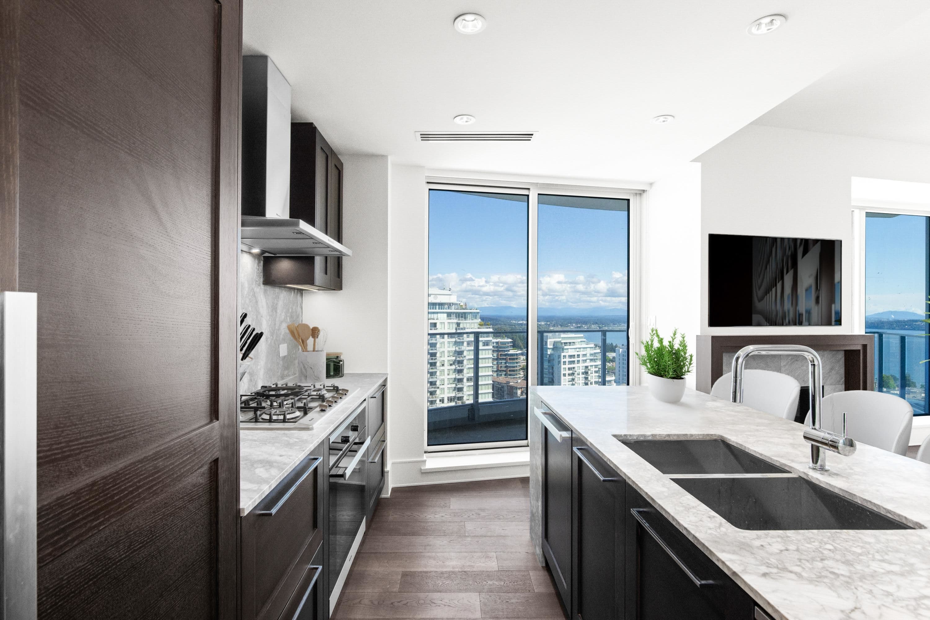 2102 - 1501 Foster Street, White Rock, V4B 0C3 — photo 2