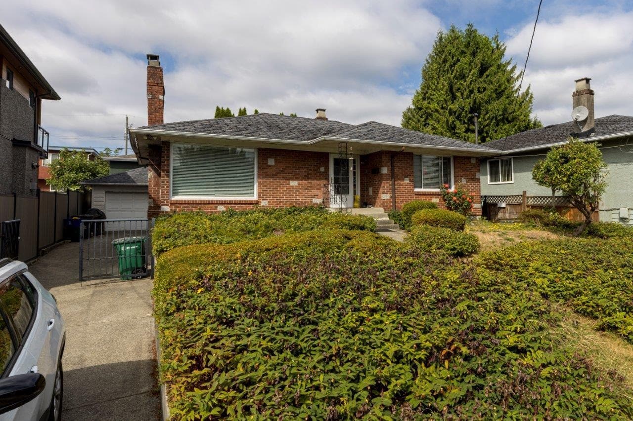 911 Sperling Avenue, Burnaby