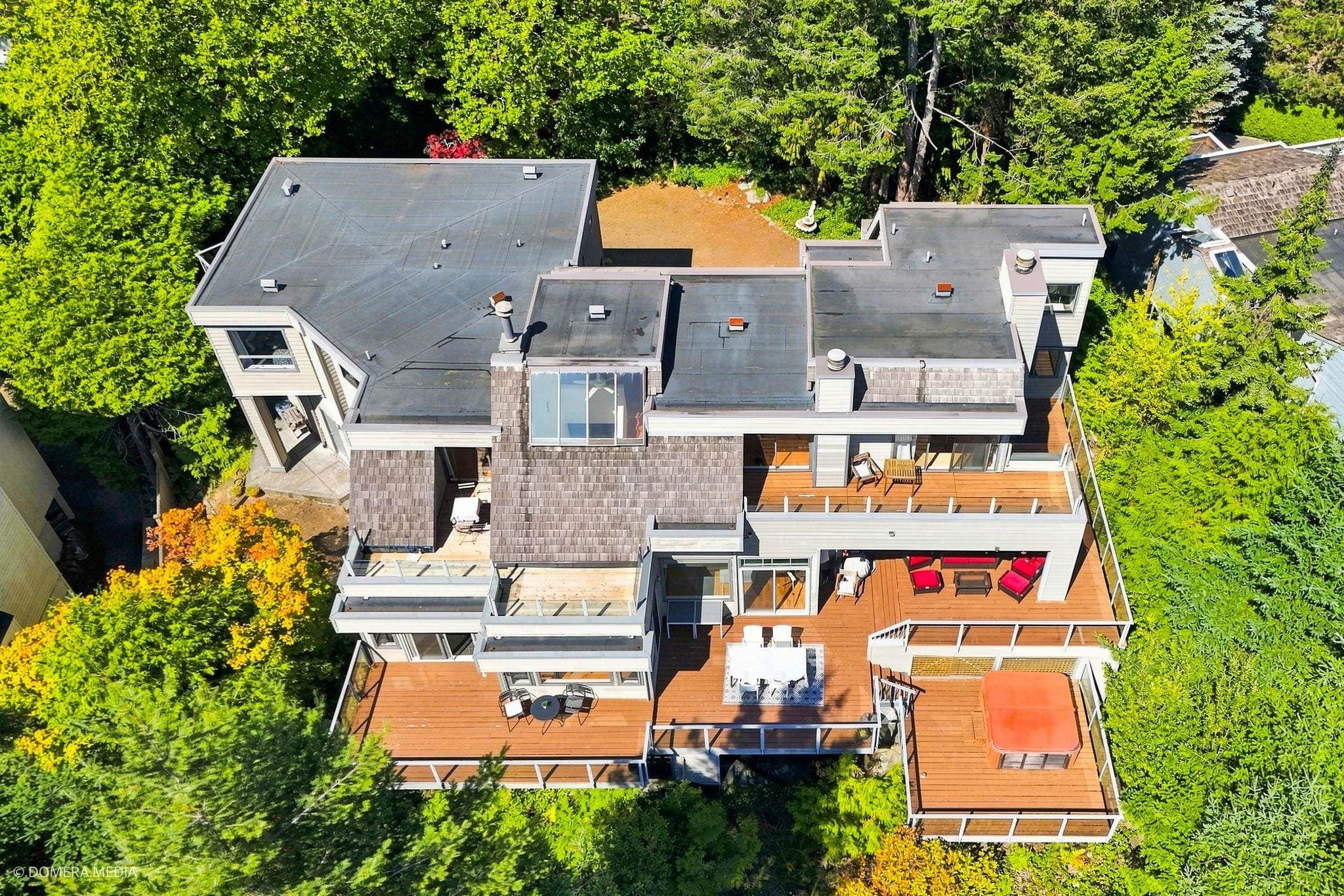 4750 Meadfeild Road, West Vancouver, V7W 2Y3 — photo 1