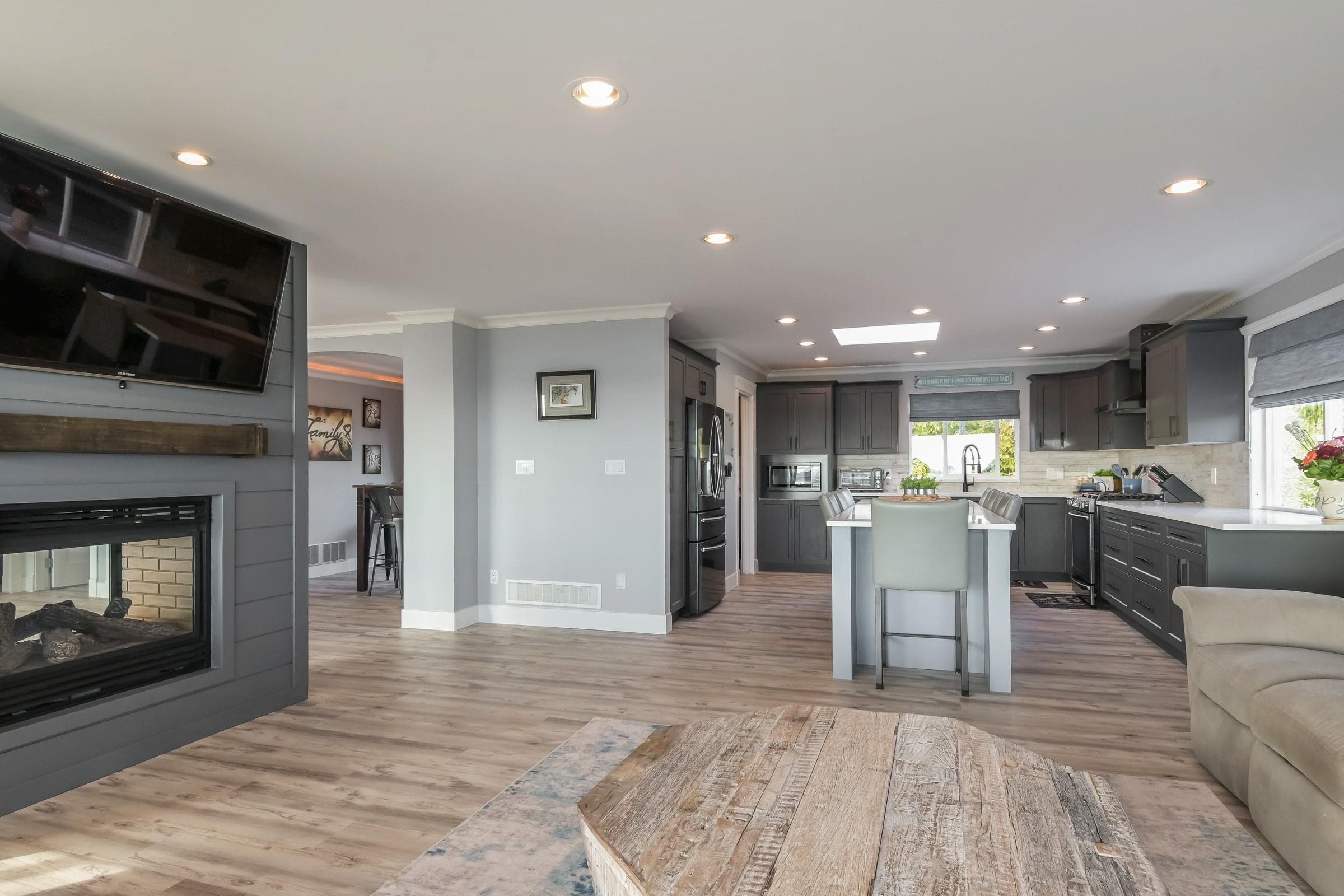 15587 Semiahmoo Avenue, White Rock, V4B 1V3 — photo 5