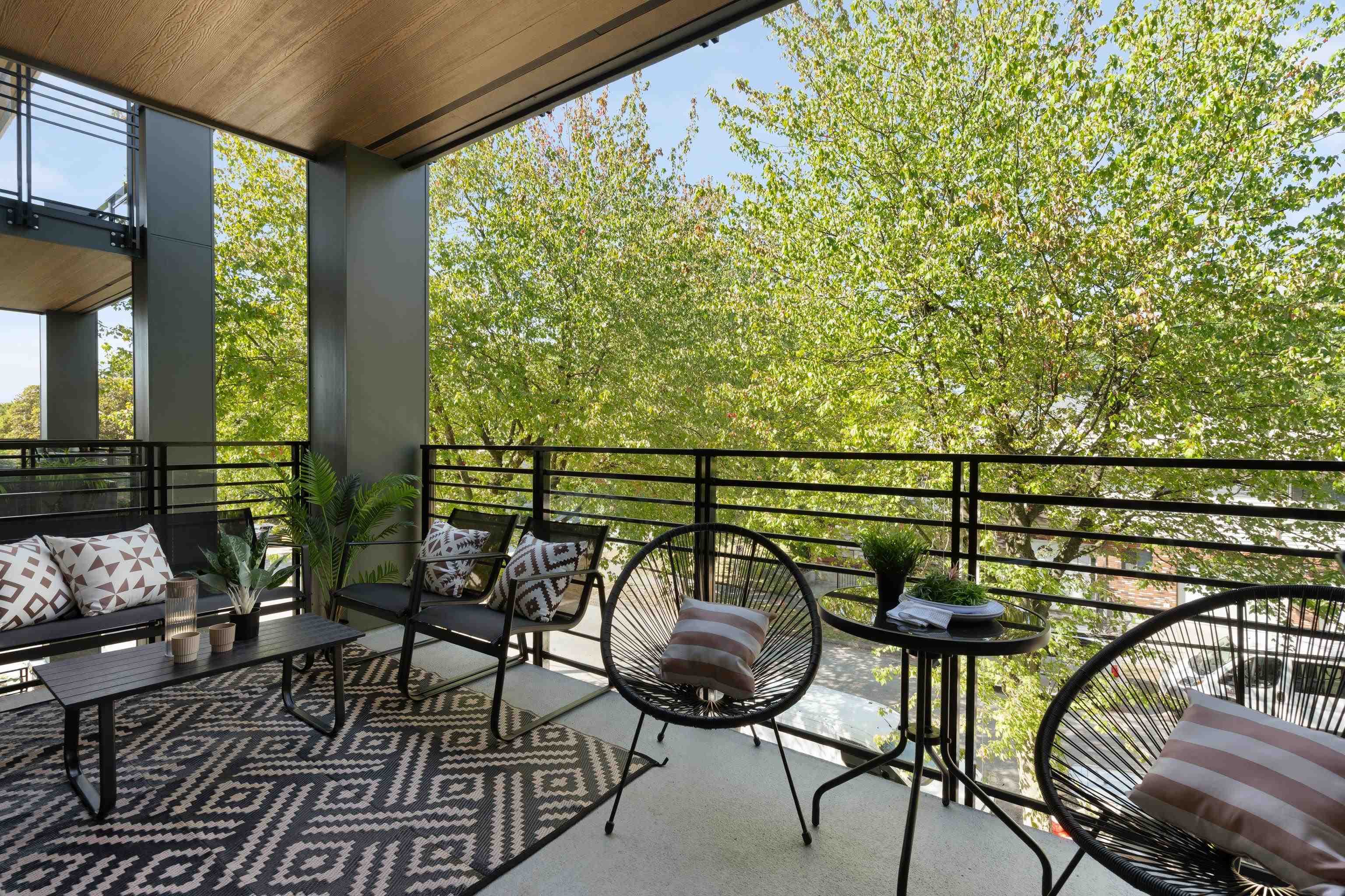 306 - 2450 Garden Drive, Vancouver, V5N 0K1 — photo 1