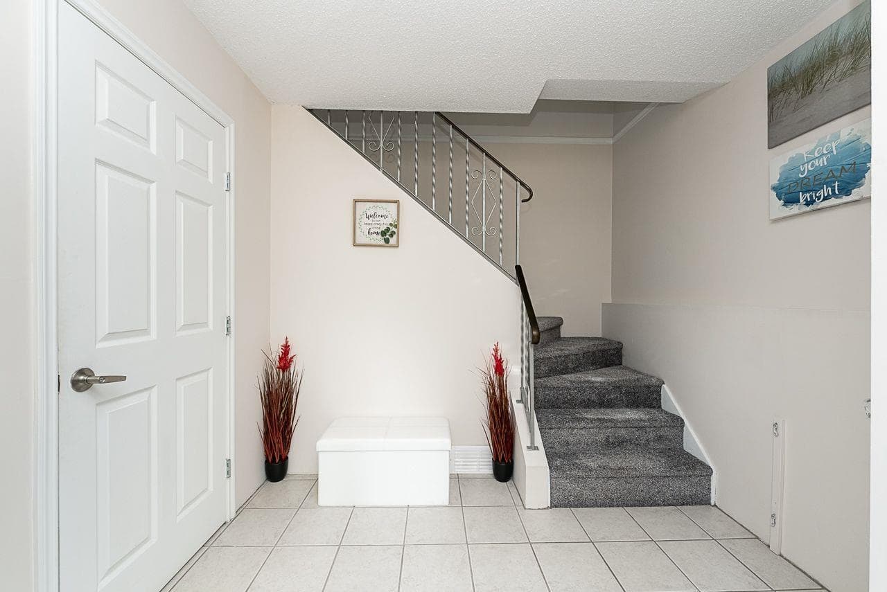 10232 142a Street, Surrey, V3T 4Z7 — photo 4