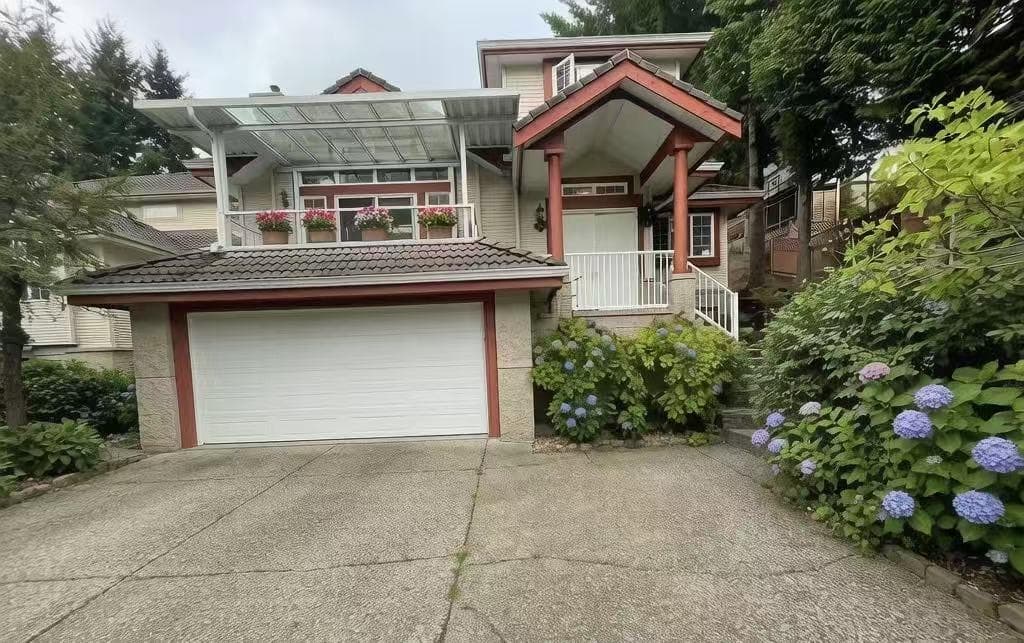 1599 Pleateau Crescent, Coquitlam