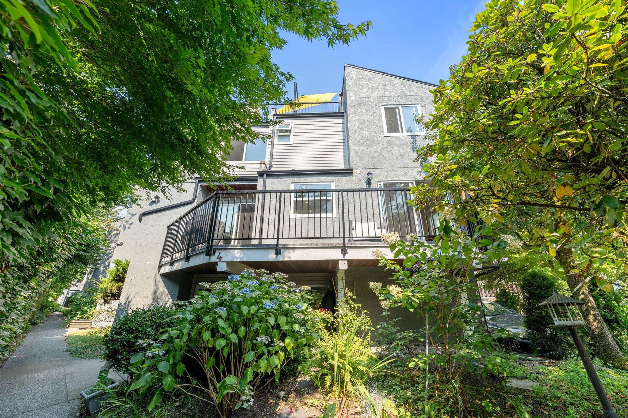 4 - 230 W 16th Street, North Vancouver, V7M 1T6 — photo 2