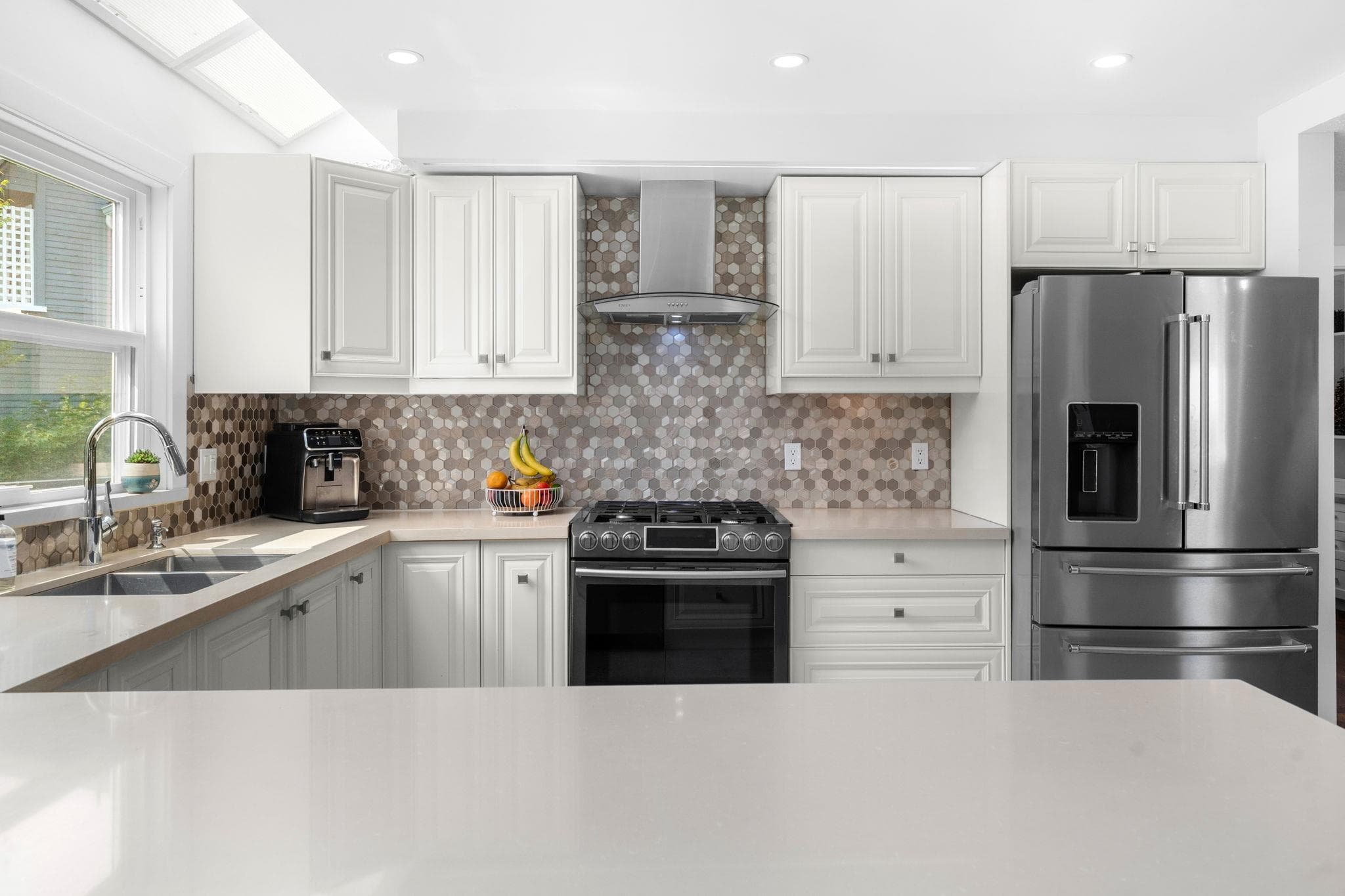4 - 230 W 16th Street, North Vancouver, V7M 1T6 — photo 4