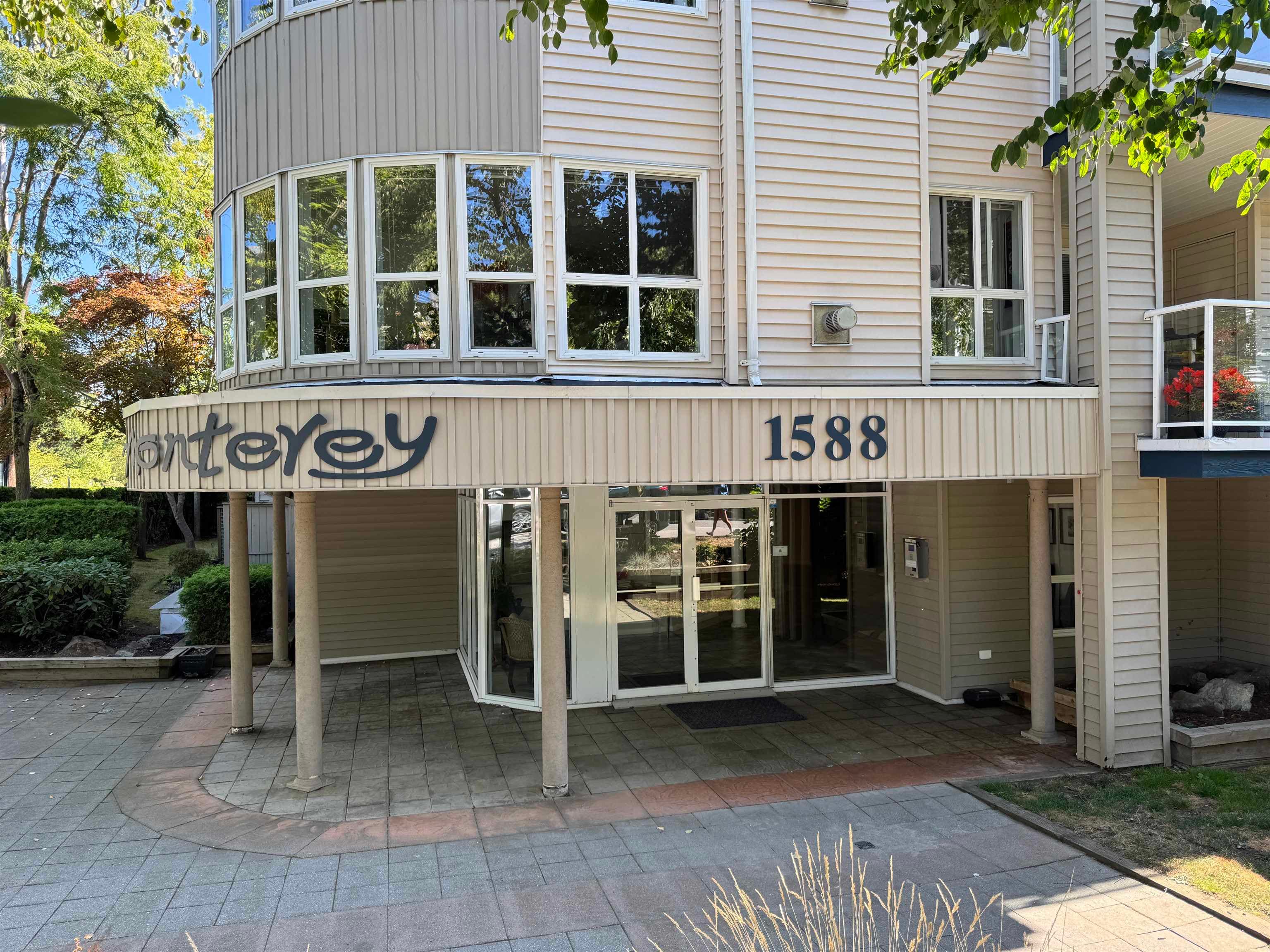 104 - 1588 Best Street, White Rock