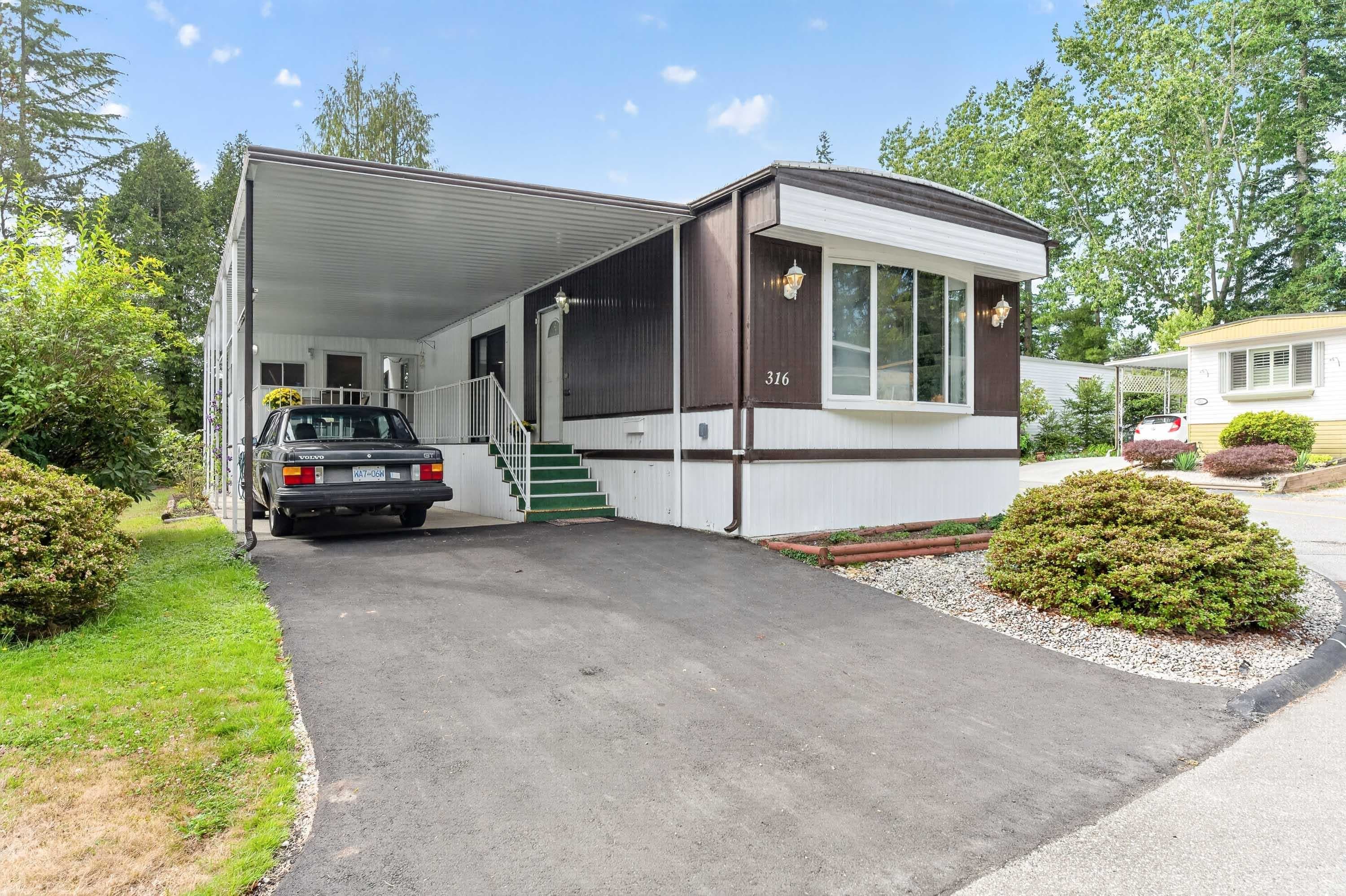 316 - 1840 160 Street, Surrey, V4A 4X4 — photo 2
