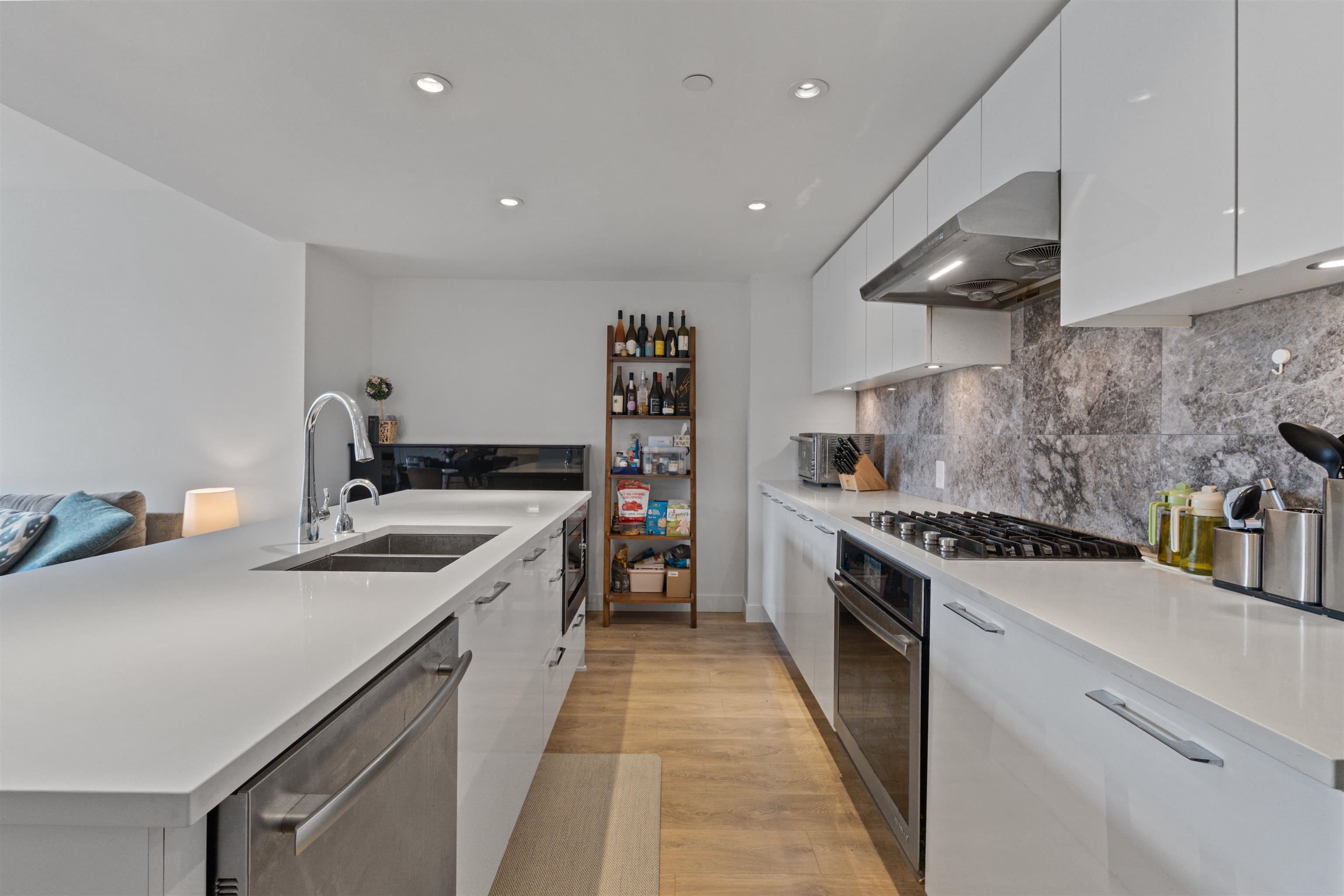 TH112 - 3565 Sawmill Crescent, Vancouver, V5S 0C9 — photo 2
