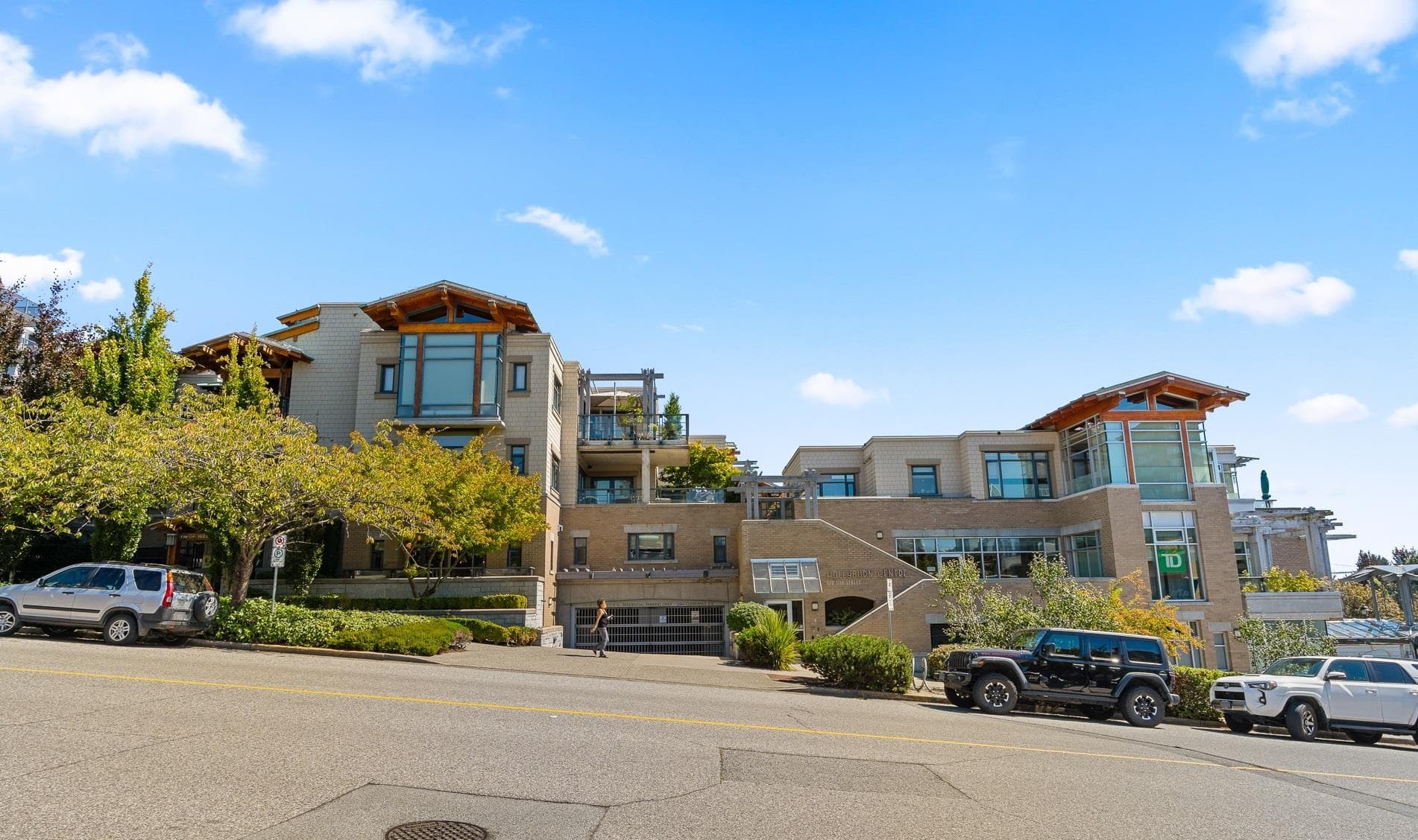 201 - 550 17th Street, West Vancouver