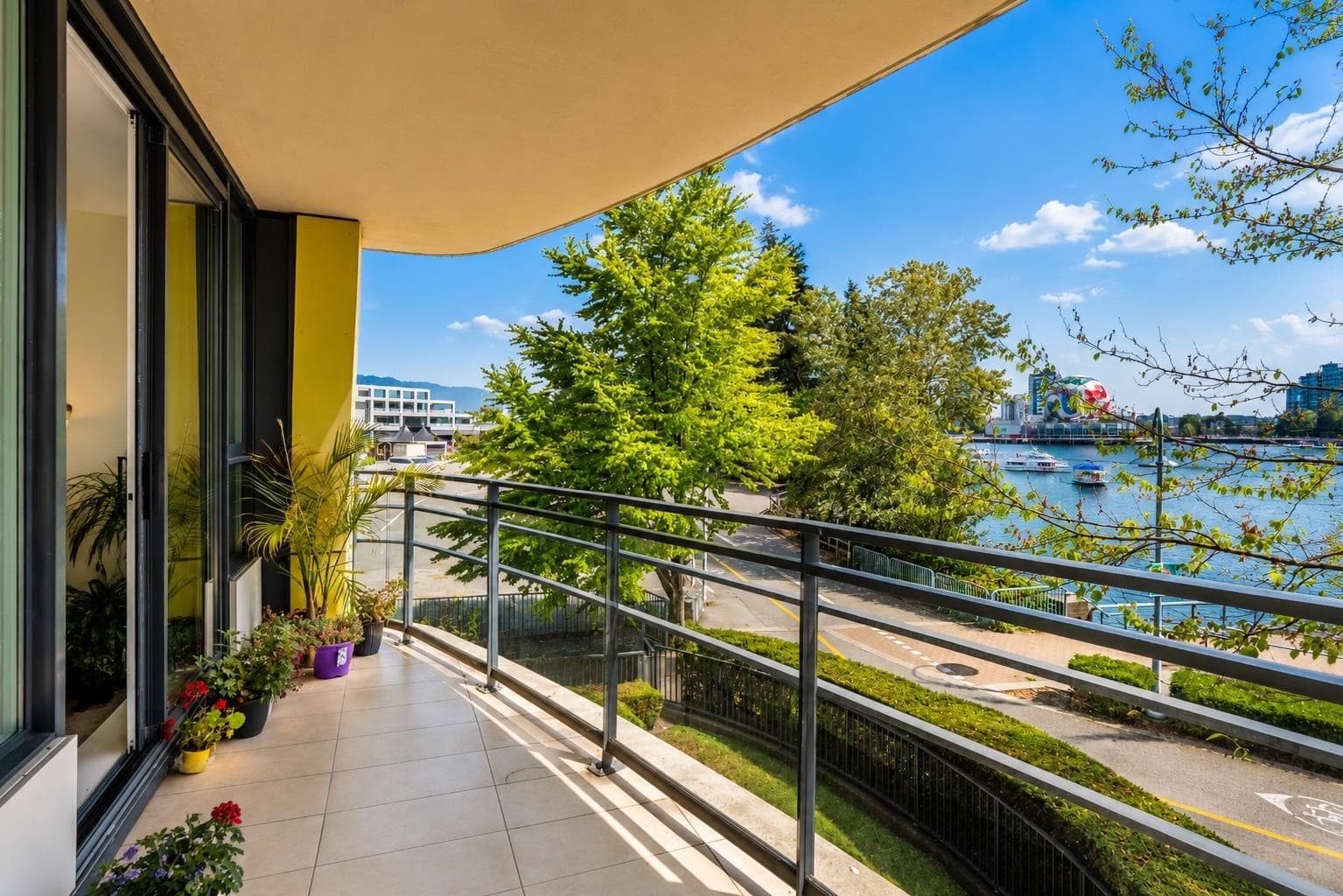 200 - 9 Smithe Mews, Vancouver, V6B 0B6 — photo 5