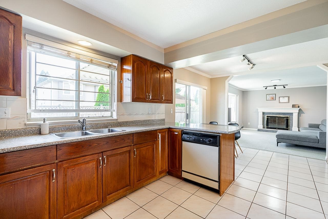 10288 Hall Avenue, Richmond, V6X 3T9 — photo 5