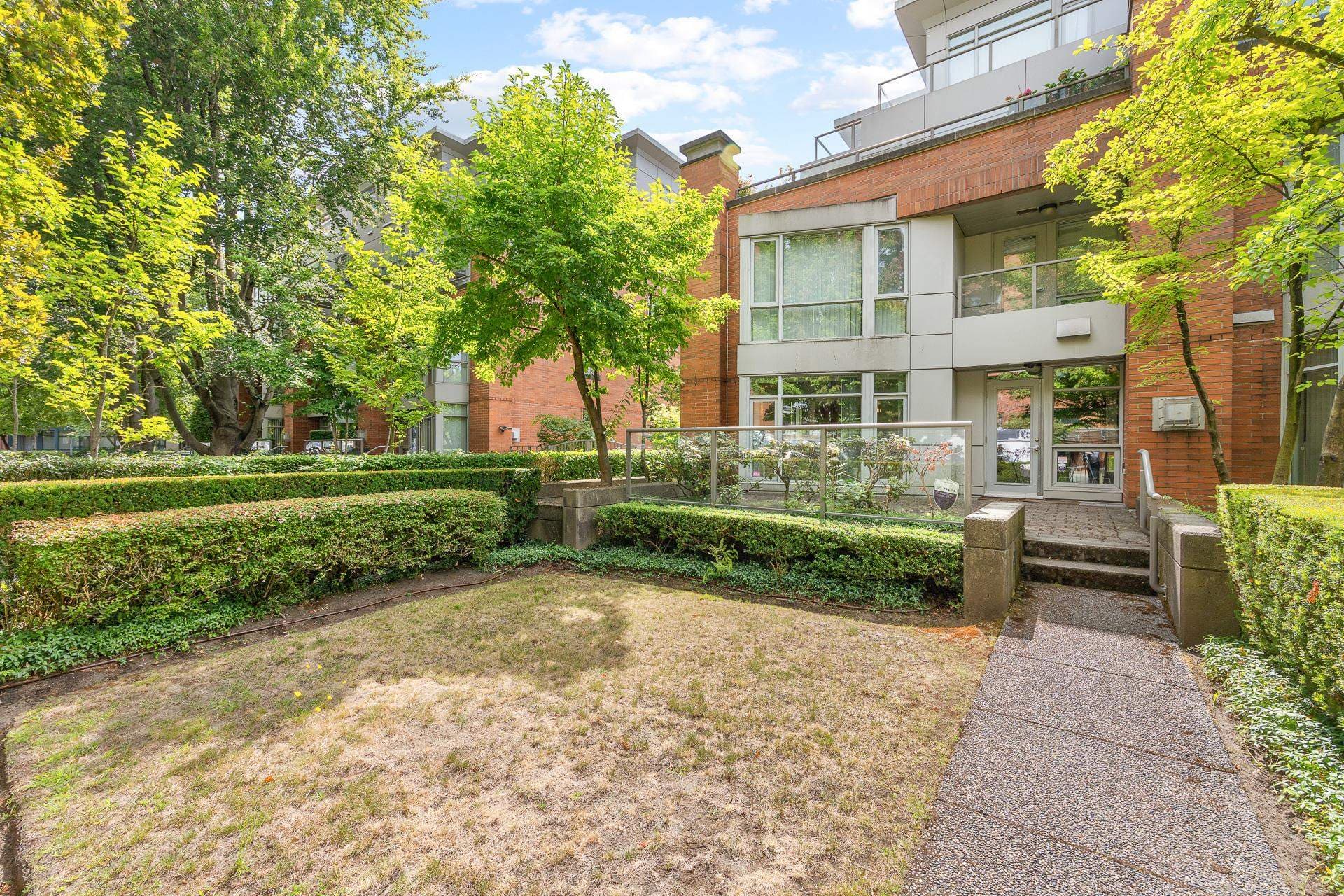 201 - 638 W 45th Avenue, Vancouver, V5Z 4R8 — photo 2