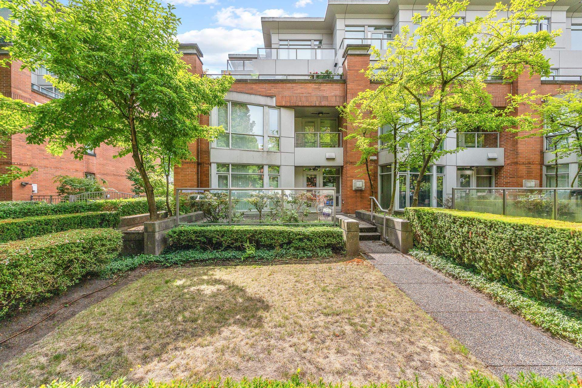 201 - 638 W 45th Avenue, Vancouver, V5Z 4R8 — photo 1