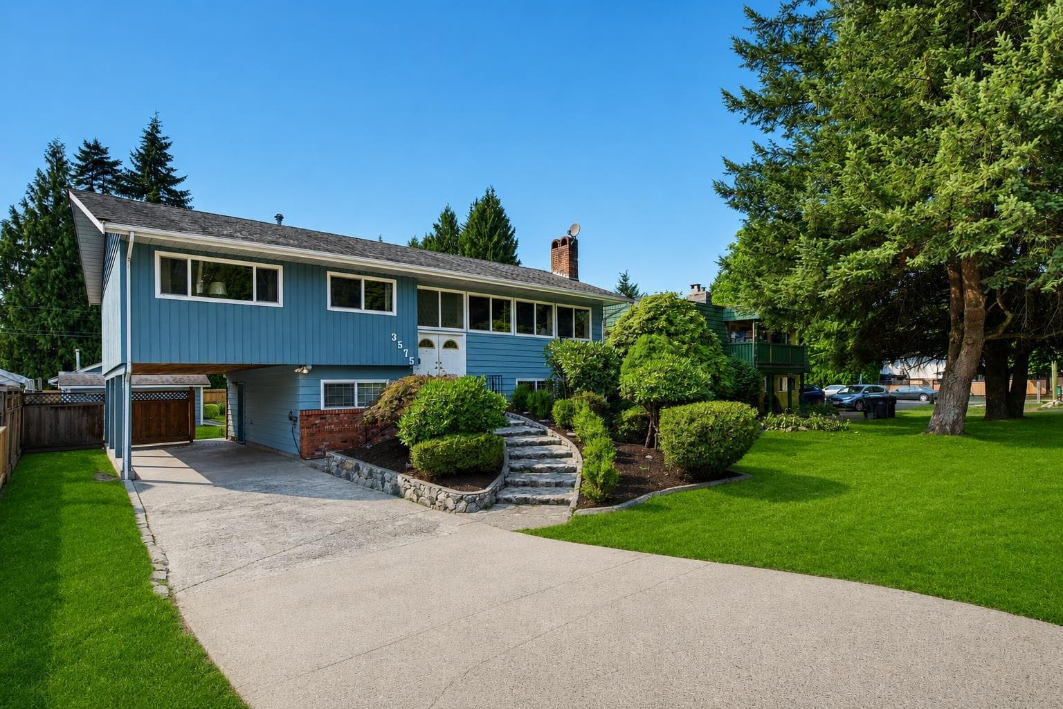3575 Coast Meridian Road, Port Coquitlam, V3B 3N7 — photo 1