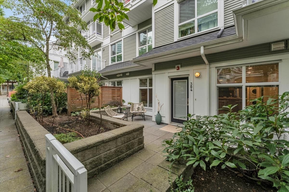 304 - 618 Langside Avenue, Coquitlam, V3J 0B8 — photo 2