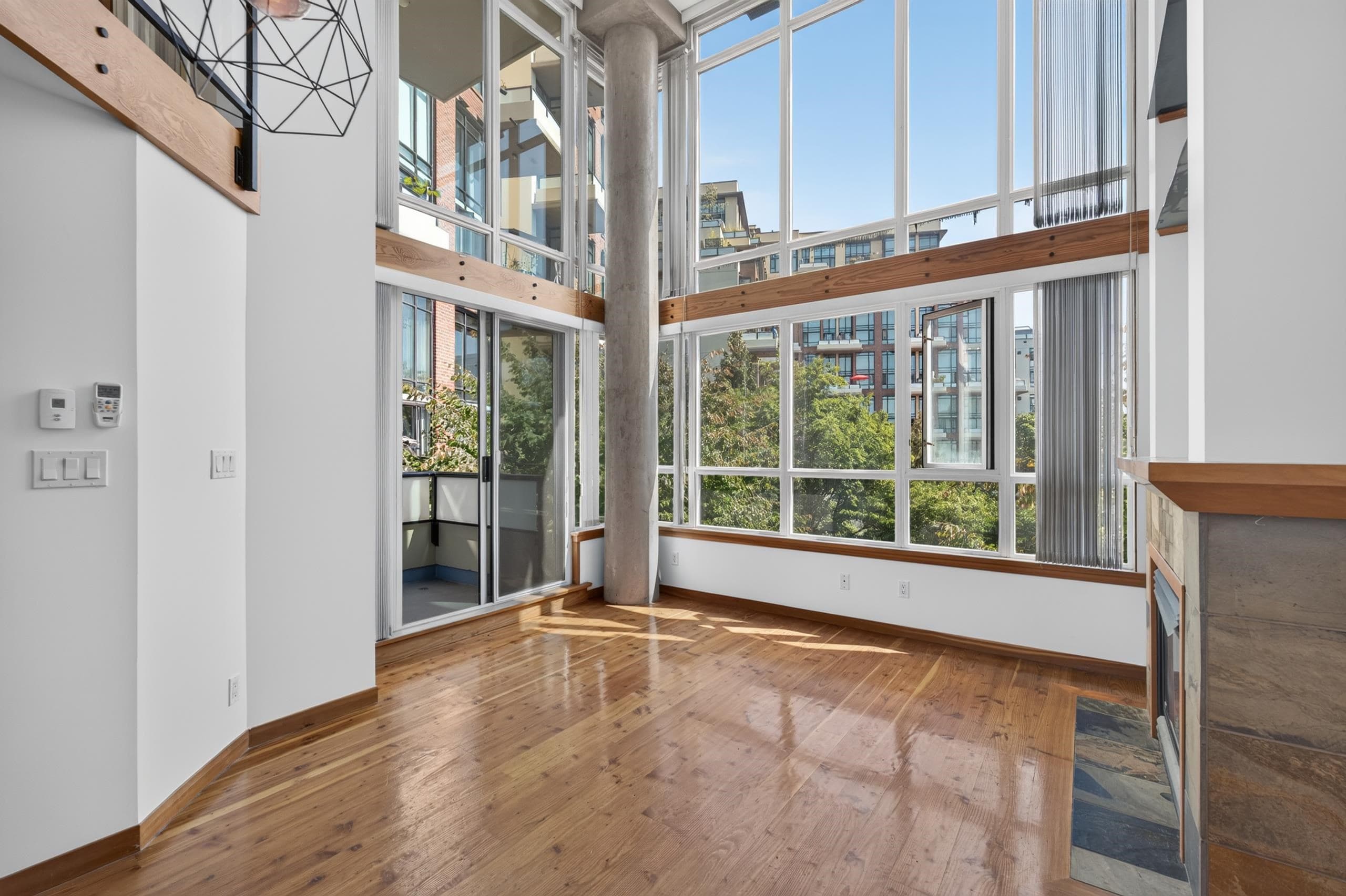 201 - 7 Rialto Court, New Westminster, V3M 7A8 — photo 3