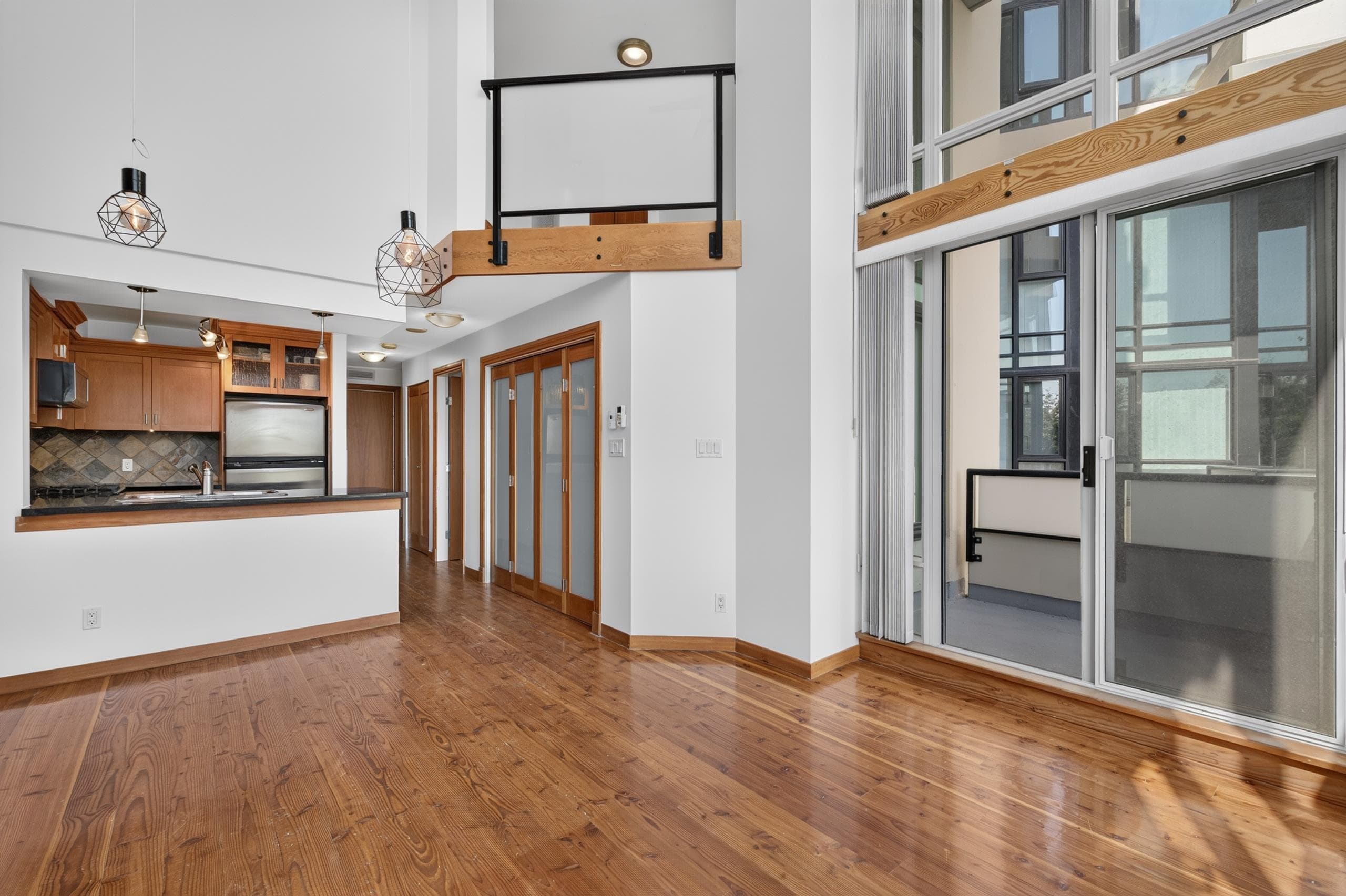 201 - 7 Rialto Court, New Westminster, V3M 7A8 — photo 4