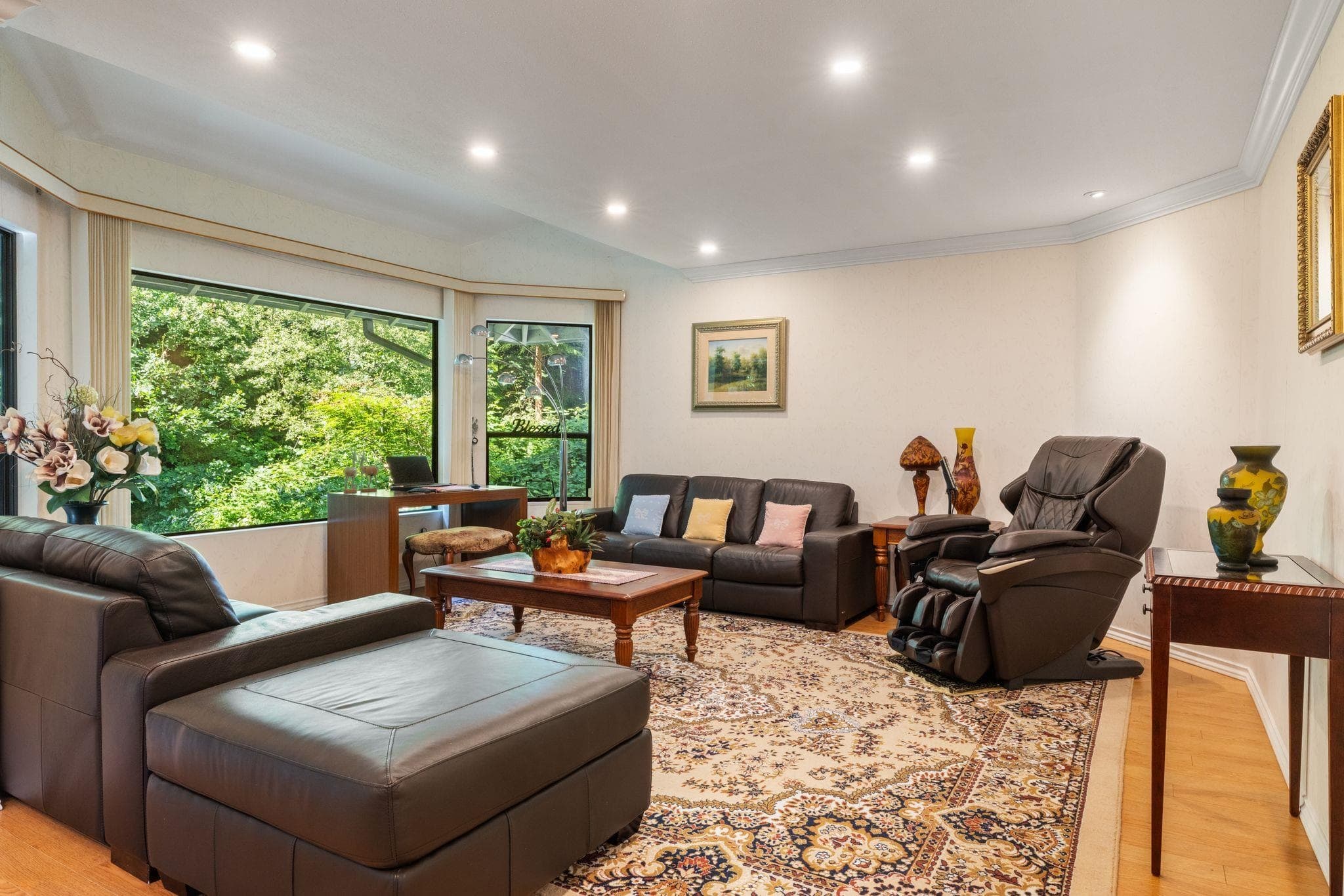 5729 Owl Court, North Vancouver, V7R 4V1 — photo 2