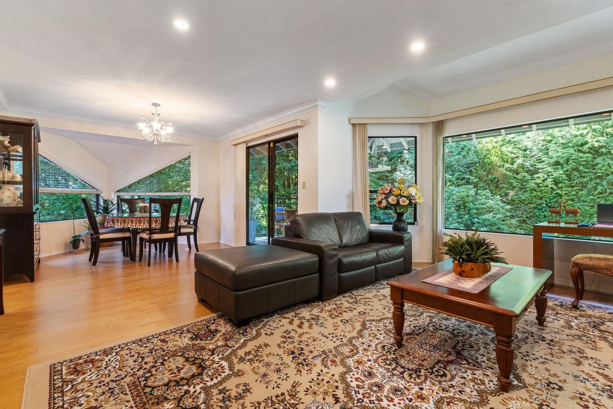 5729 Owl Court, North Vancouver, V7R 4V1 — photo 4