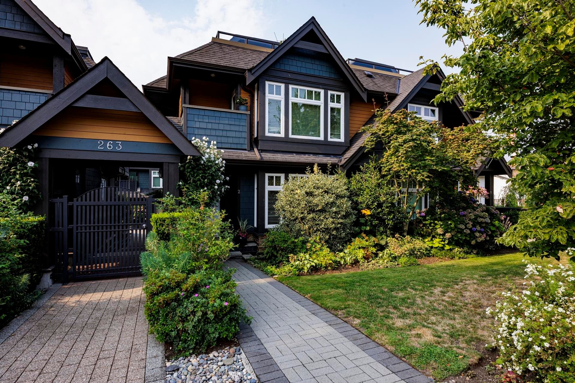 2 - 263 E 5th Street, North Vancouver, V7L 1L8 — photo 1