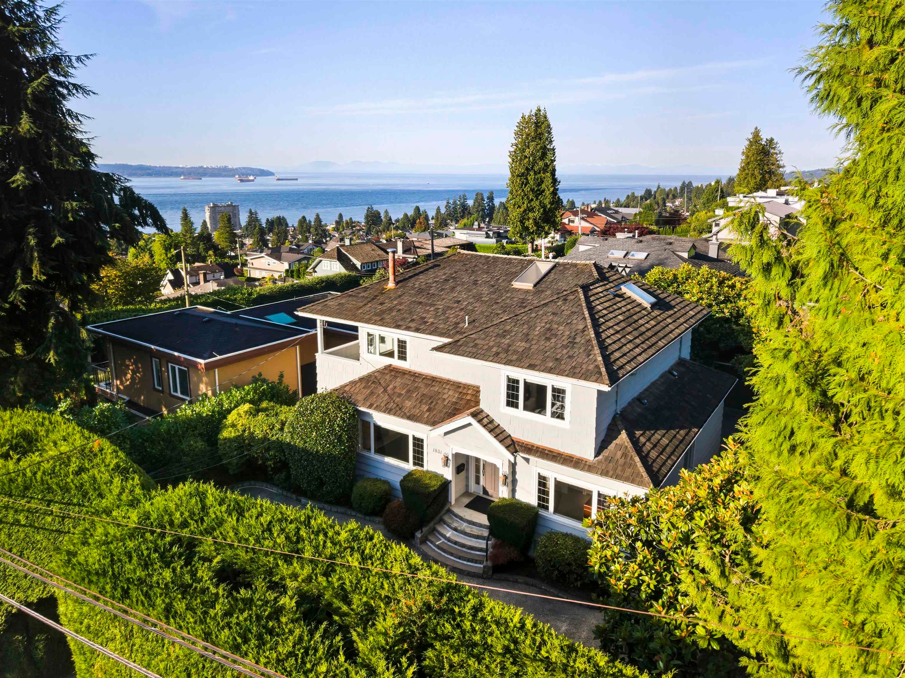 1631 22nd Street, West Vancouver