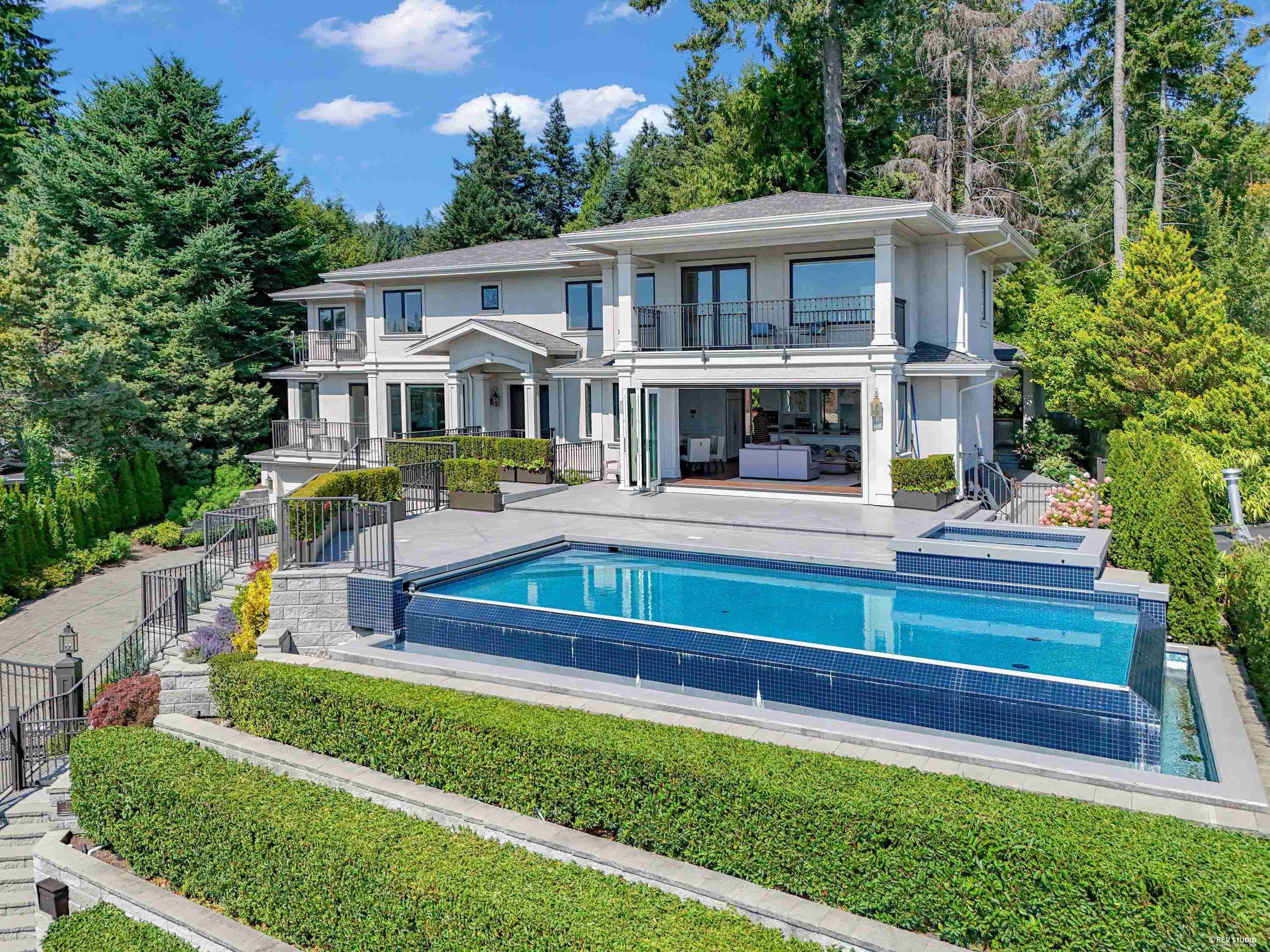4135 Burkehill Place, West Vancouver, V7V 3M8 — photo 1