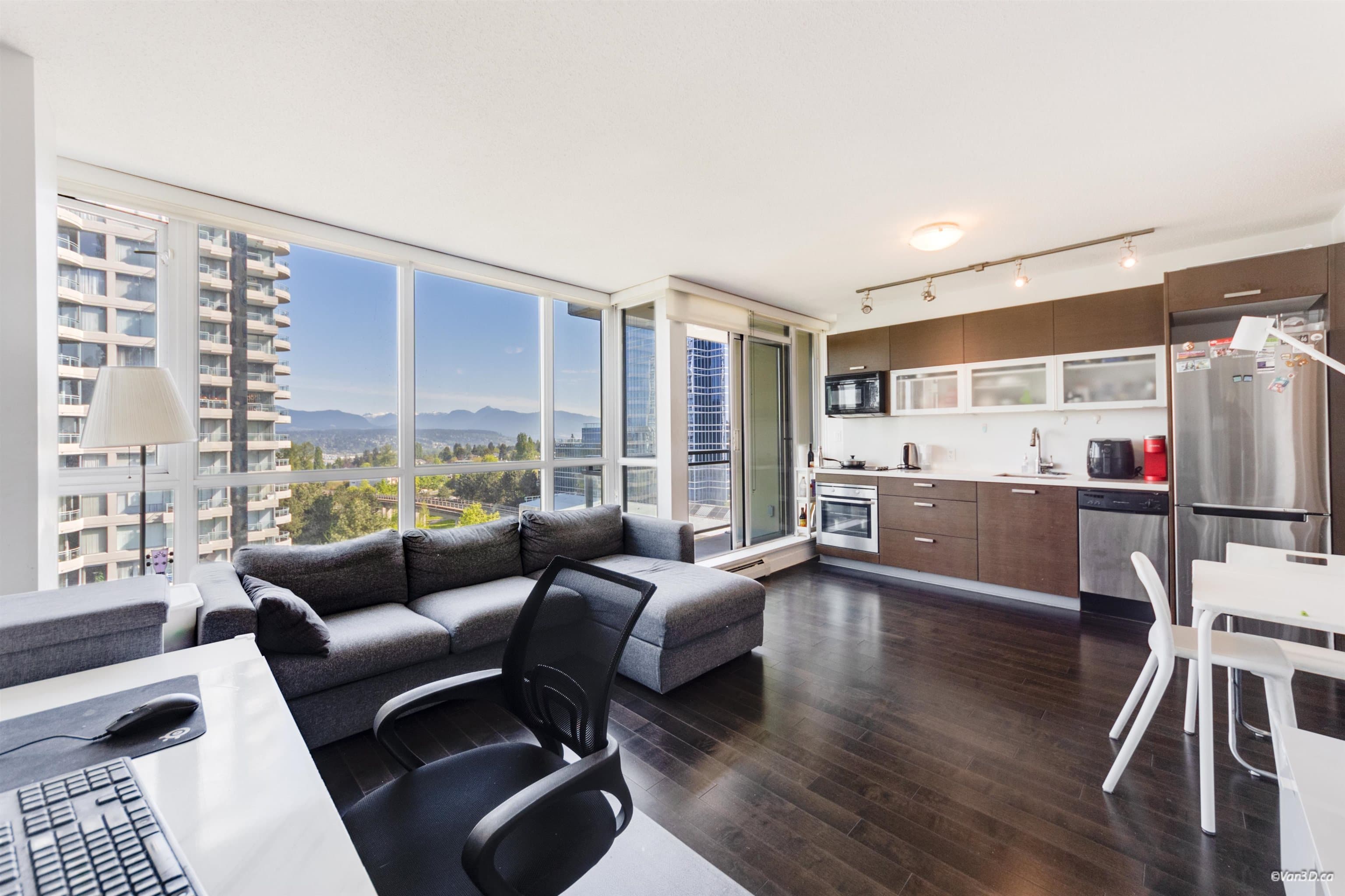 909 - 10777 University Drive, Surrey, V3T 0E6 — photo 2