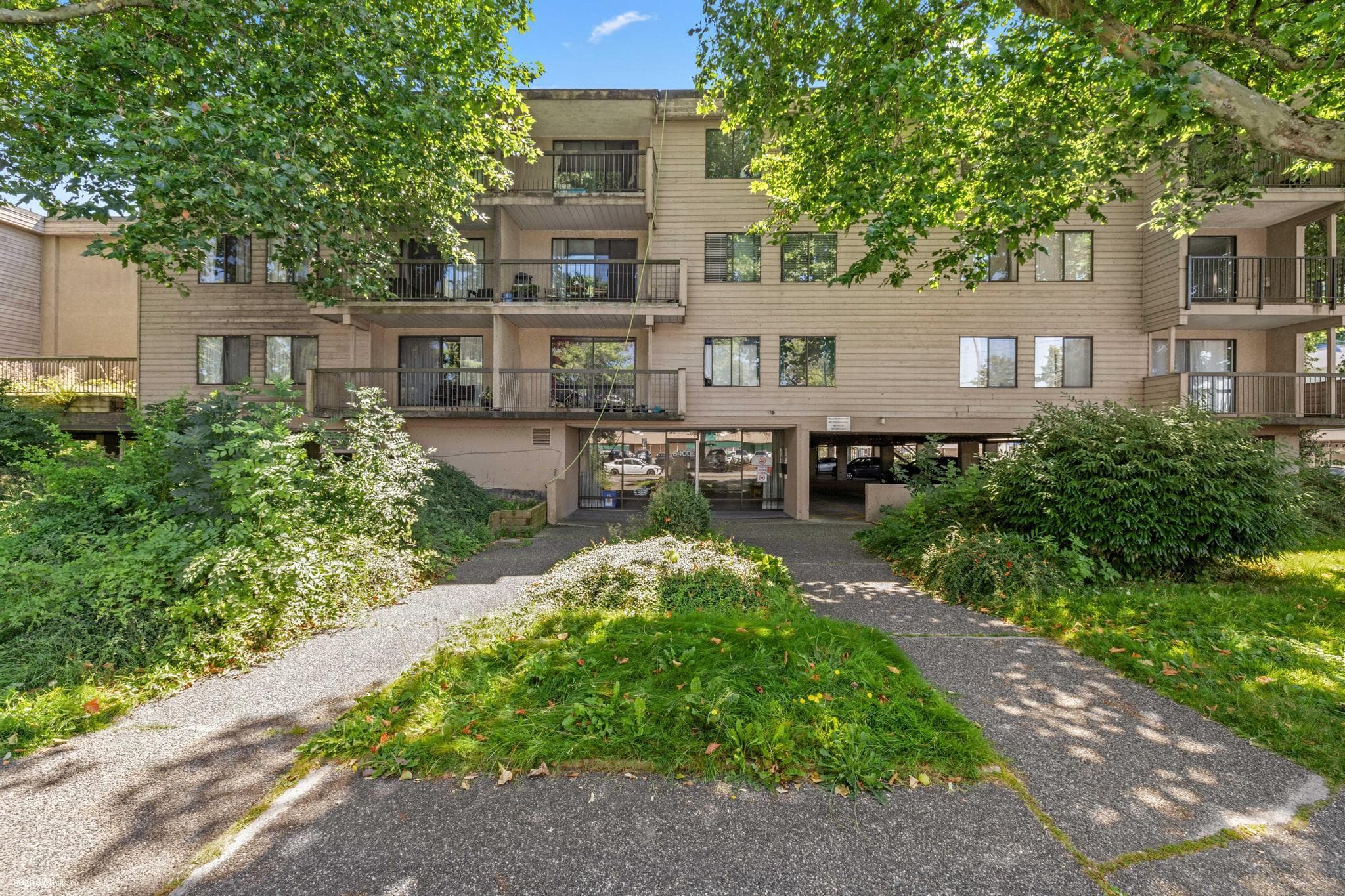 211 - 8400 Lansdowne Road, Richmond