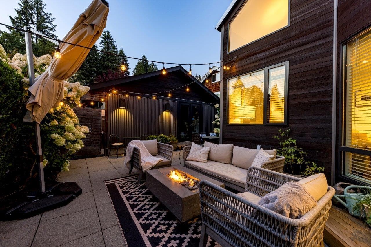 126 E St. James Road, North Vancouver, V7N 1K9 — photo 1