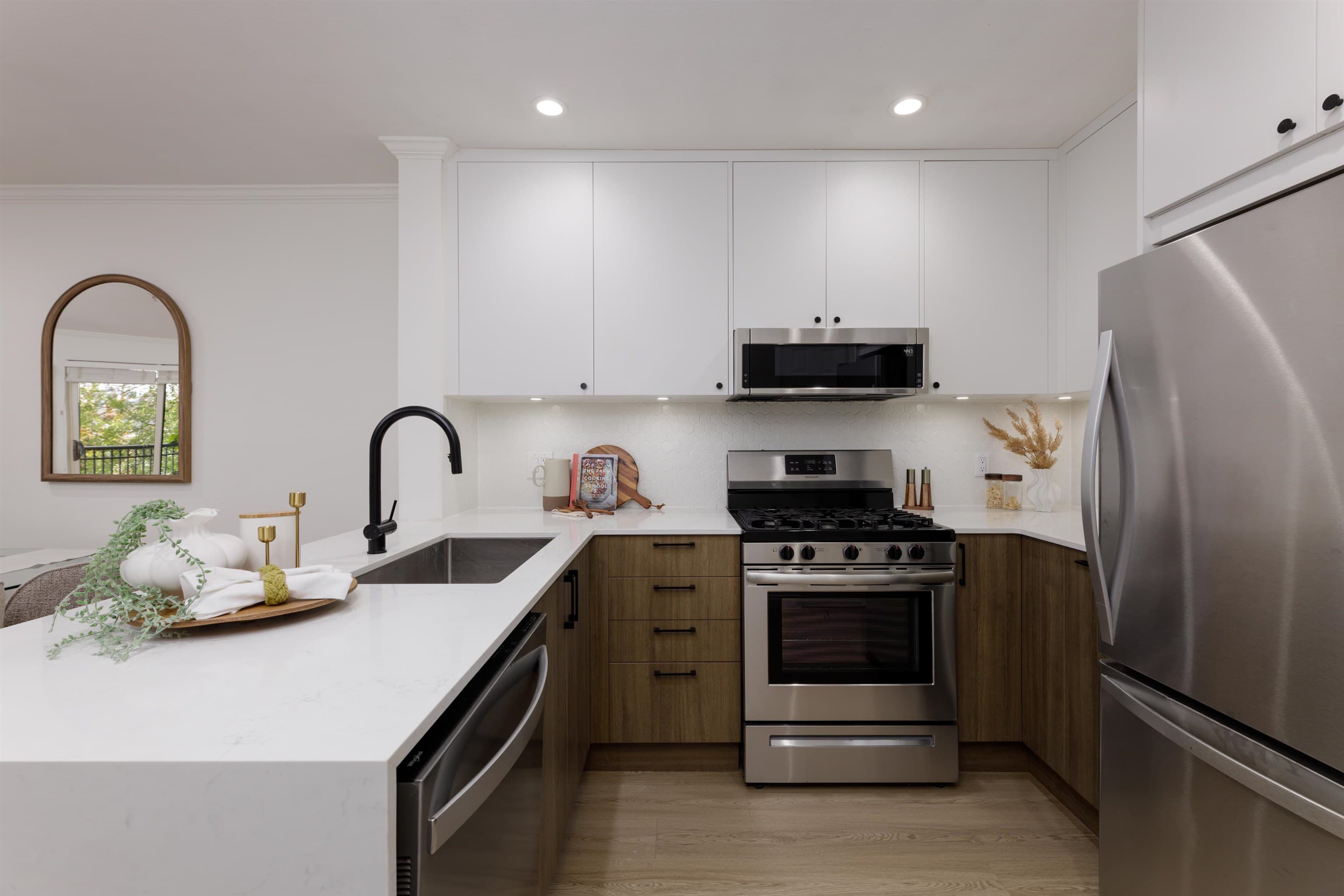 305 - 688 E 16th Avenue, Vancouver, V5T 2V4 — photo 5
