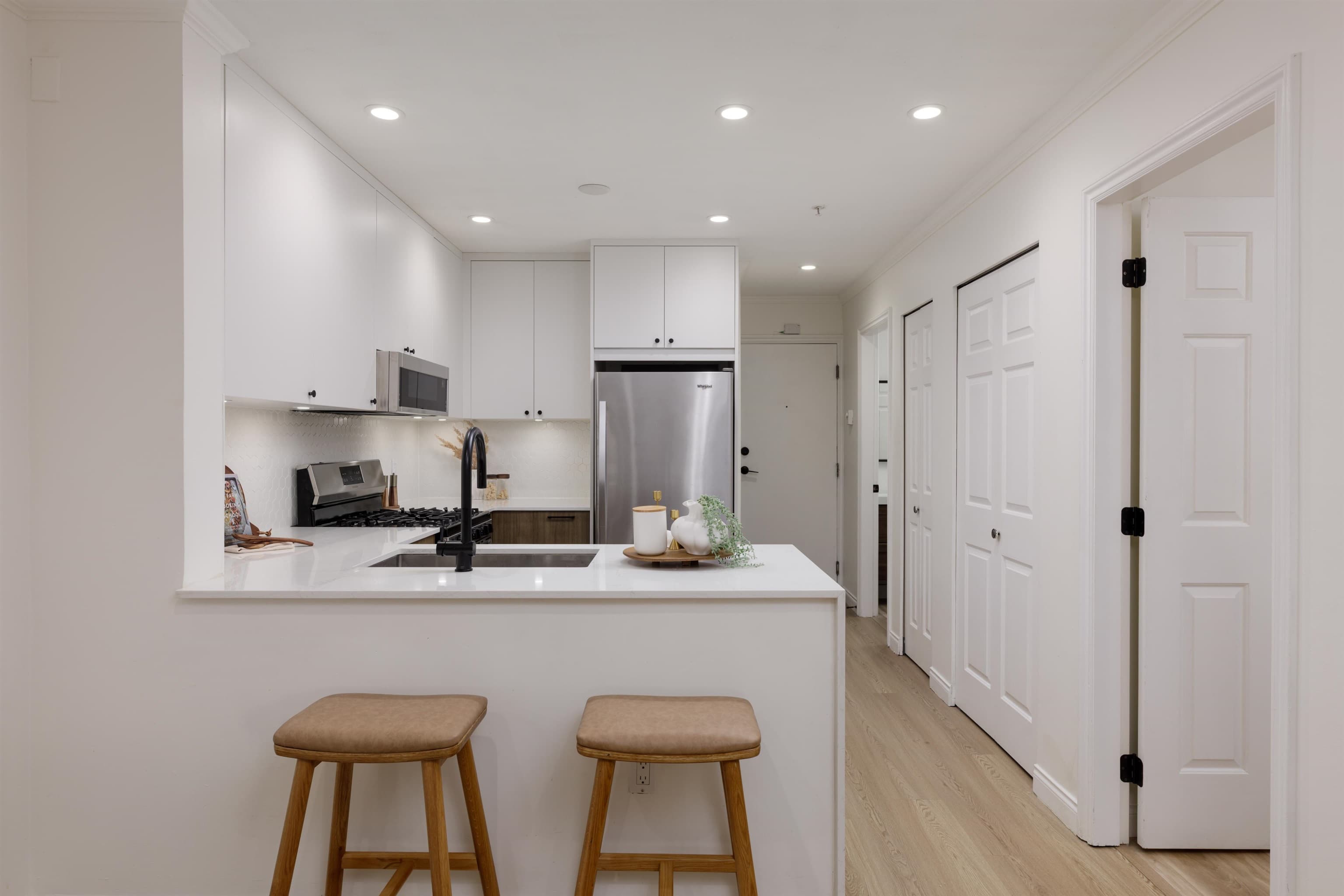 305 - 688 E 16th Avenue, Vancouver, V5T 2V4 — photo 4