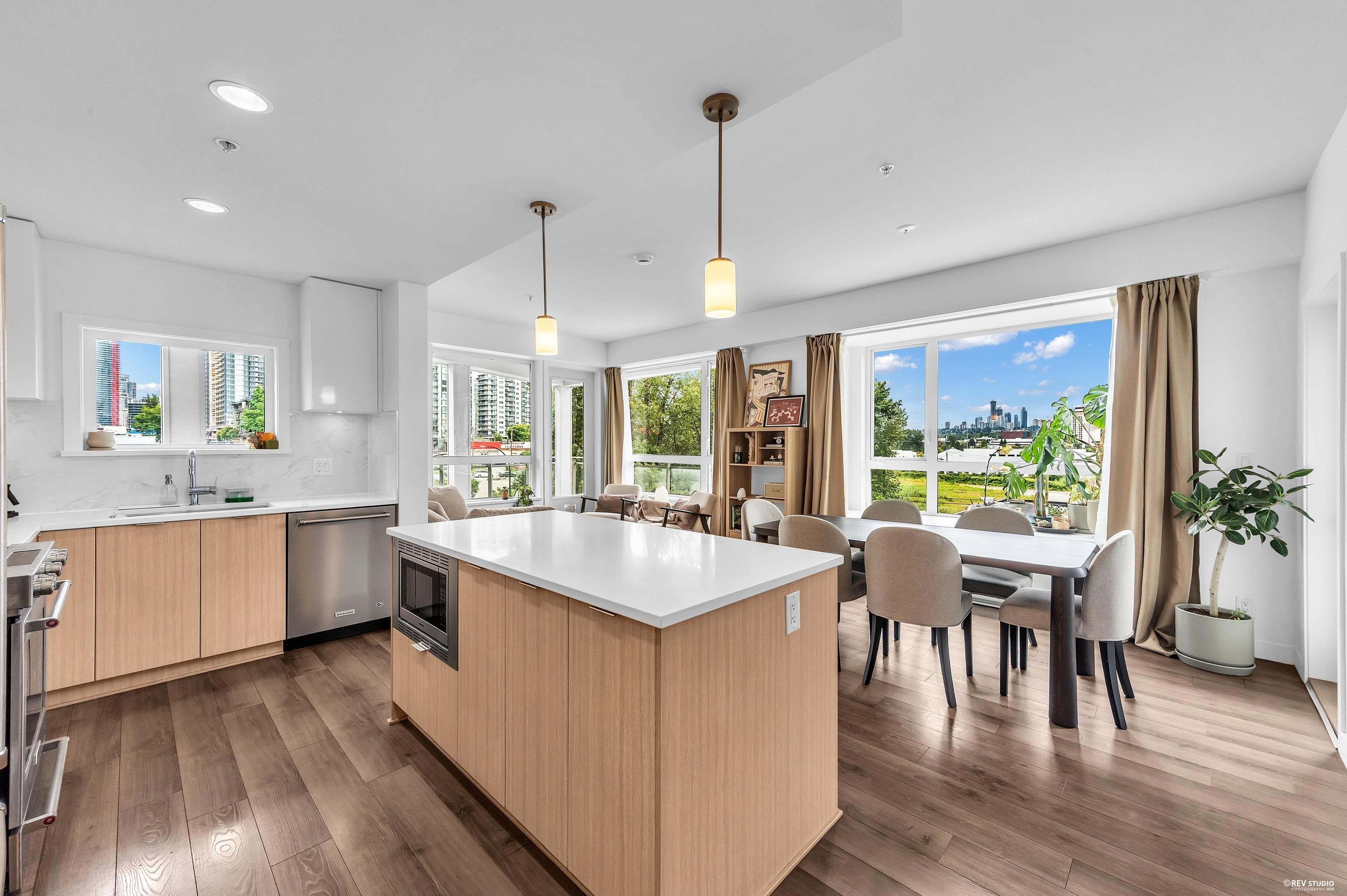412 - 2188 Madison Avenue, Burnaby