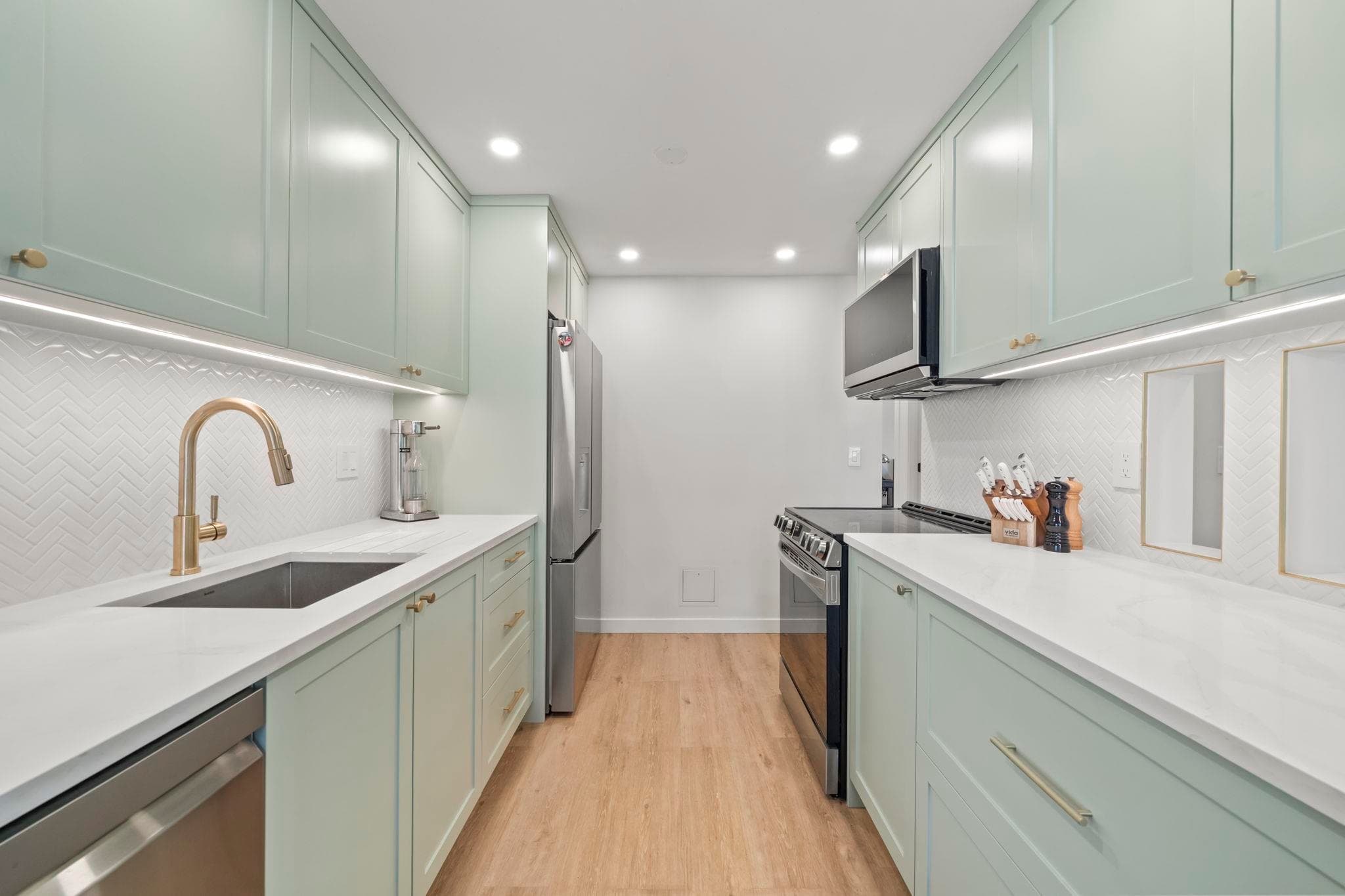 206 - 327 W 2nd Street, North Vancouver