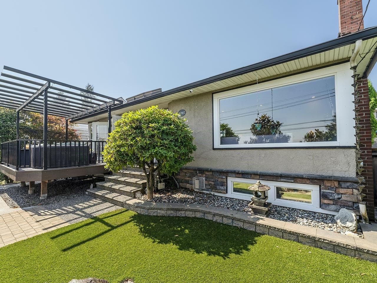 1707 Nanaimo Street, New Westminster, V3M 2G7 — photo 2