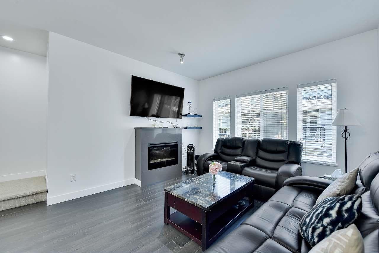 10 - 13864 Hyland Road, Surrey, V3W 2C3 — photo 4