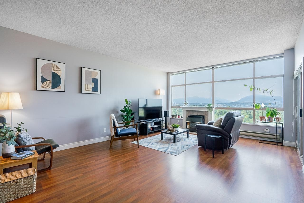 2001 - 14881 103a Avenue, Surrey, V3R 0M5 — photo 2
