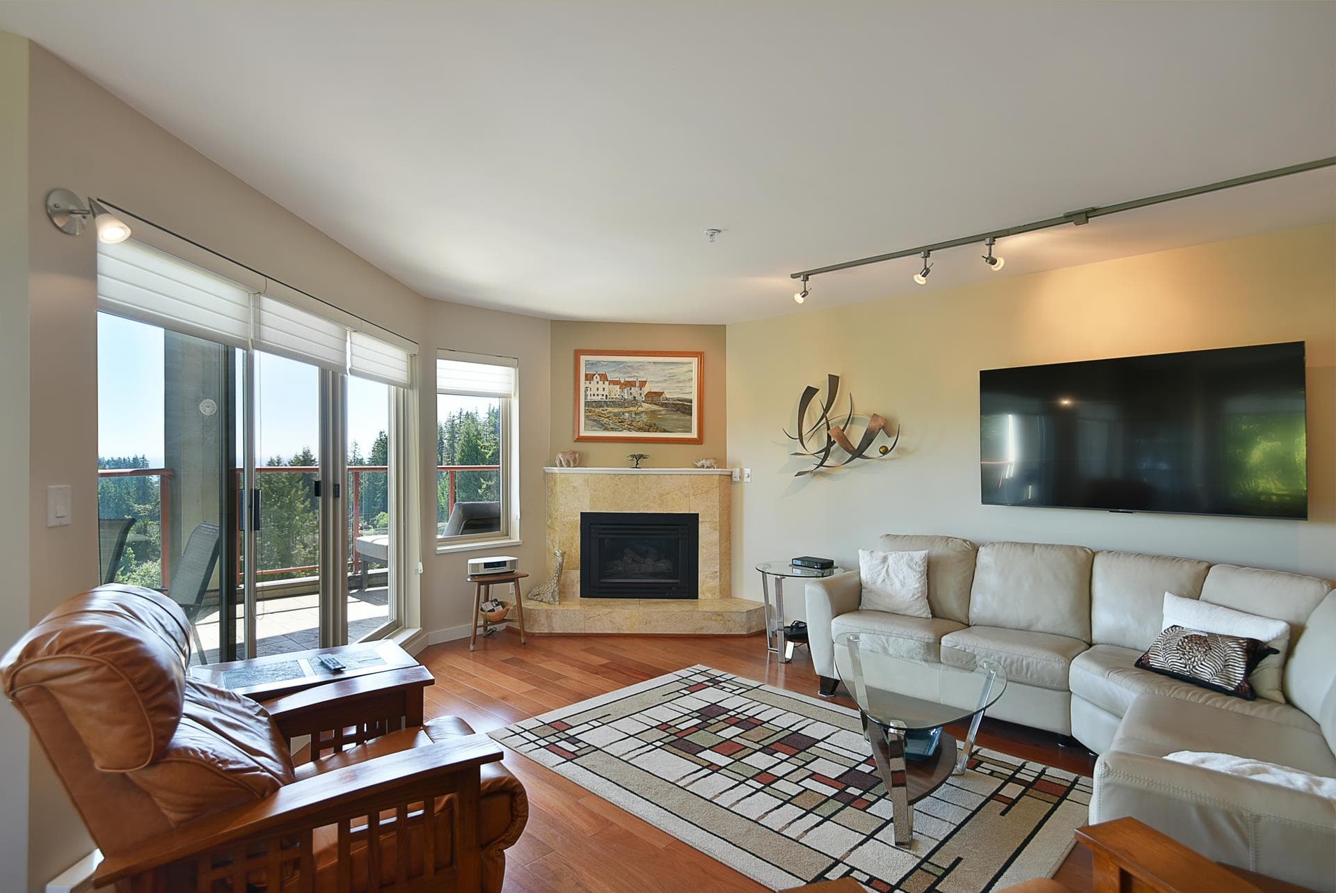 301 - 5780 Trail Avenue, Sechelt, V7Z 0K5 — photo 2
