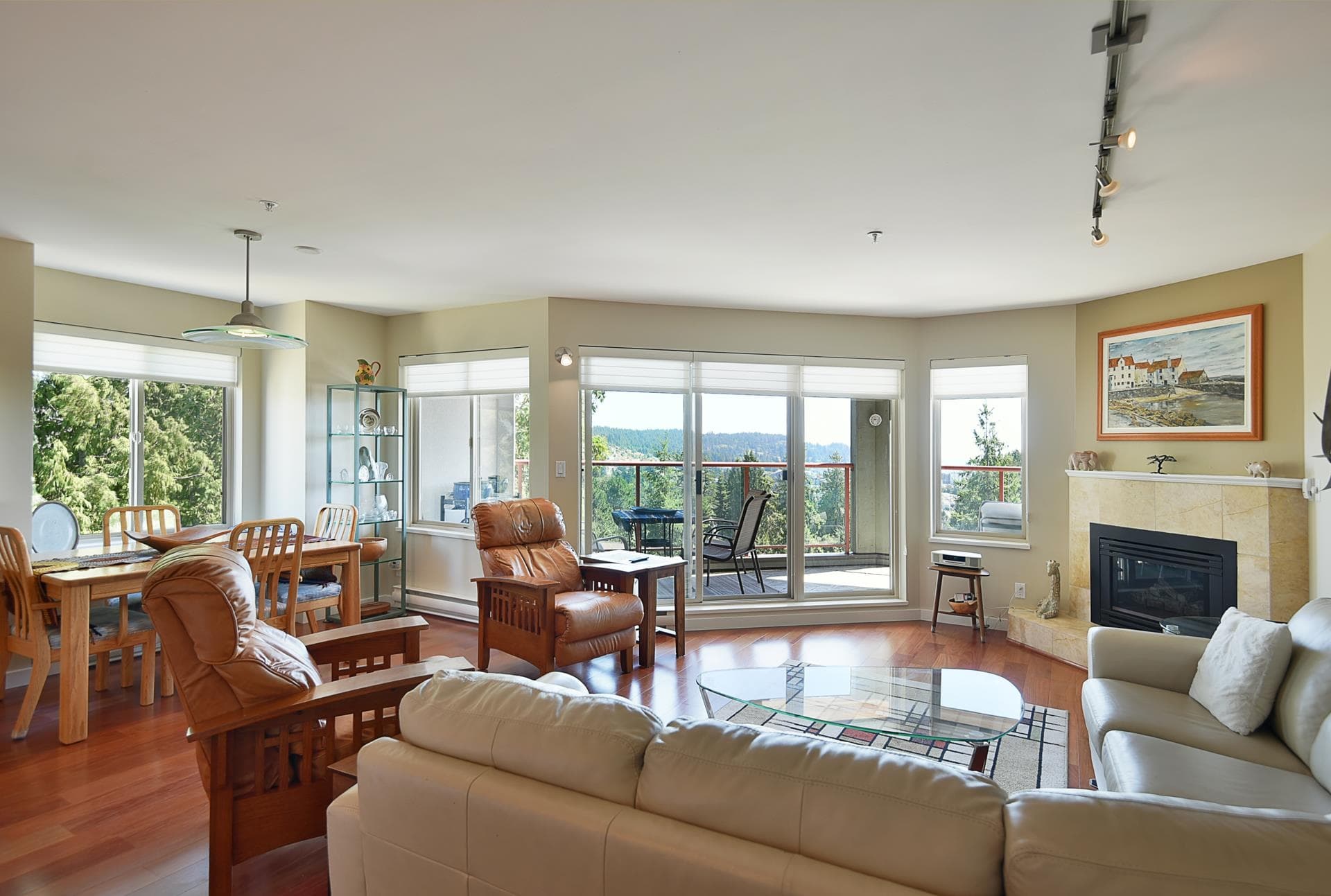 301 - 5780 Trail Avenue, Sechelt, V7Z 0K5 — photo 1