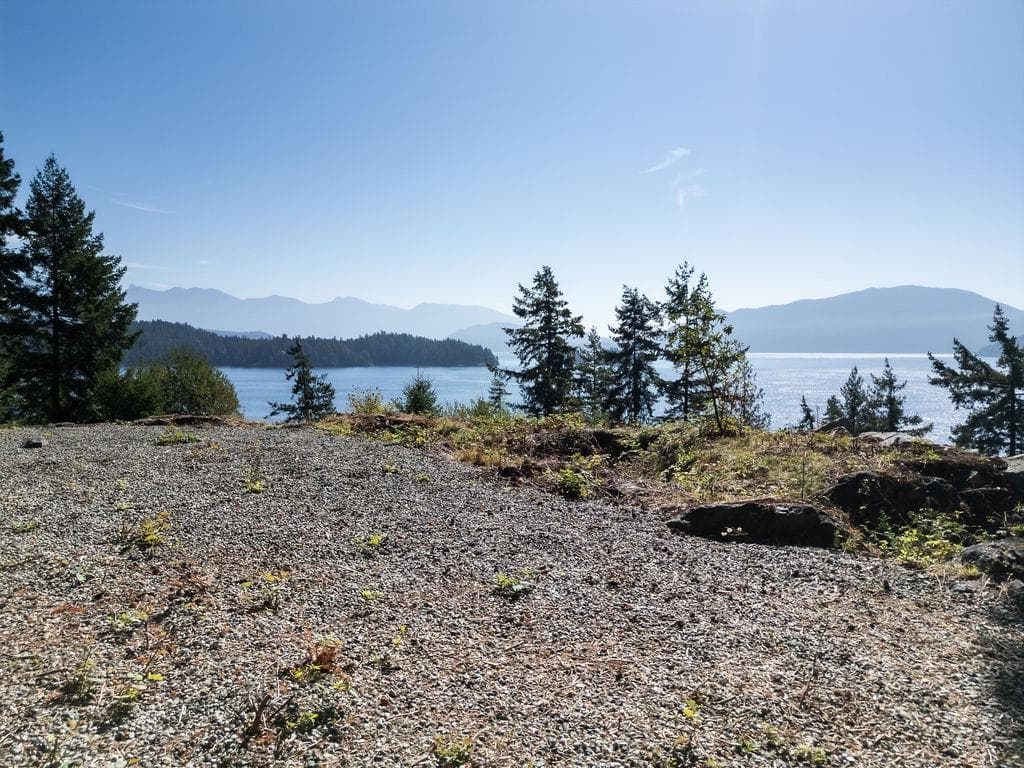 1573 Smith Road, Gibsons, V0N 1V6 — photo 2