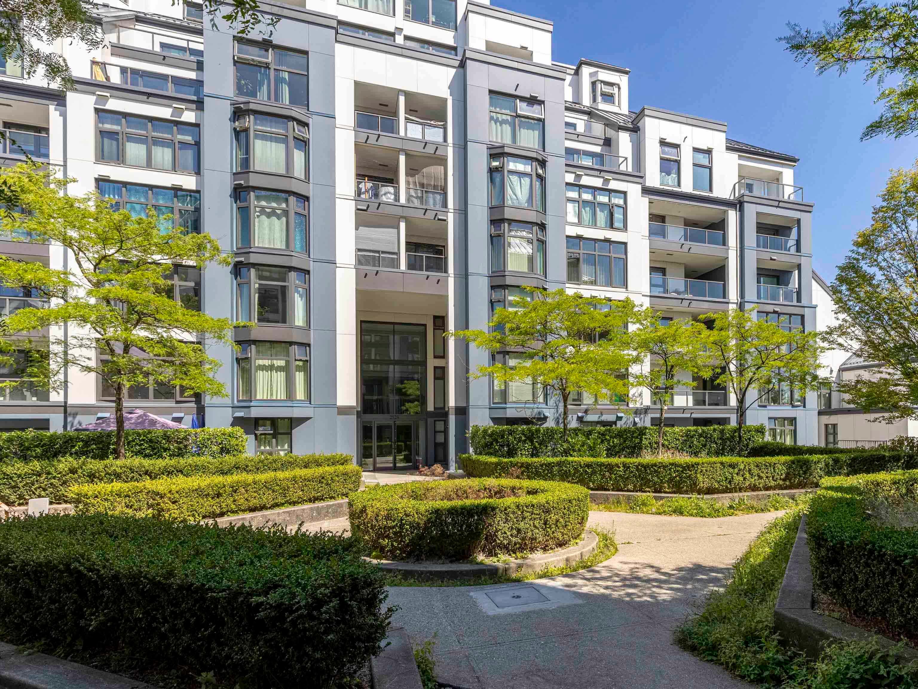 102 - 2528 E Broadway, Vancouver