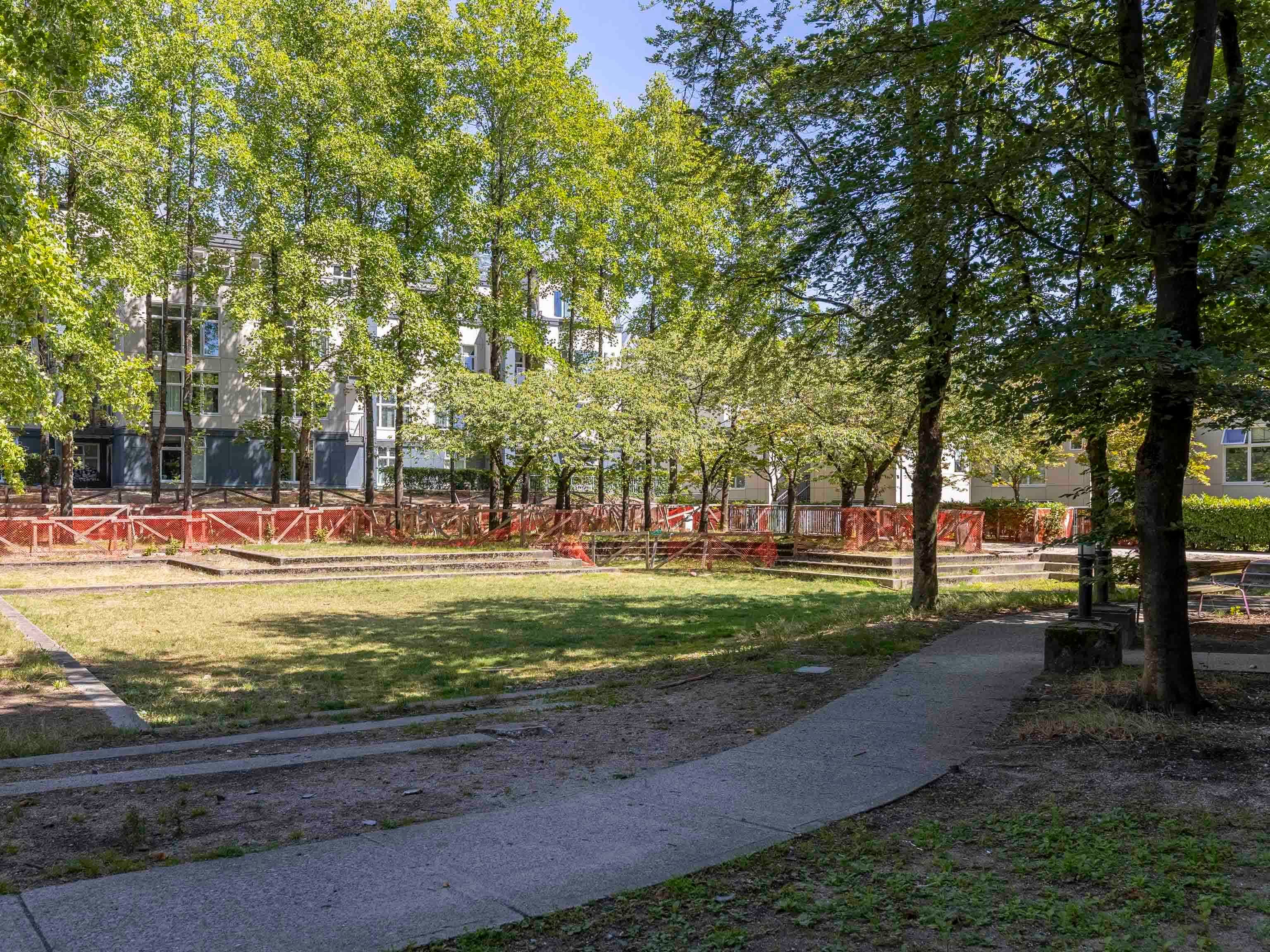 102 - 2528 E Broadway, Vancouver, V5M 4V2 — photo 5