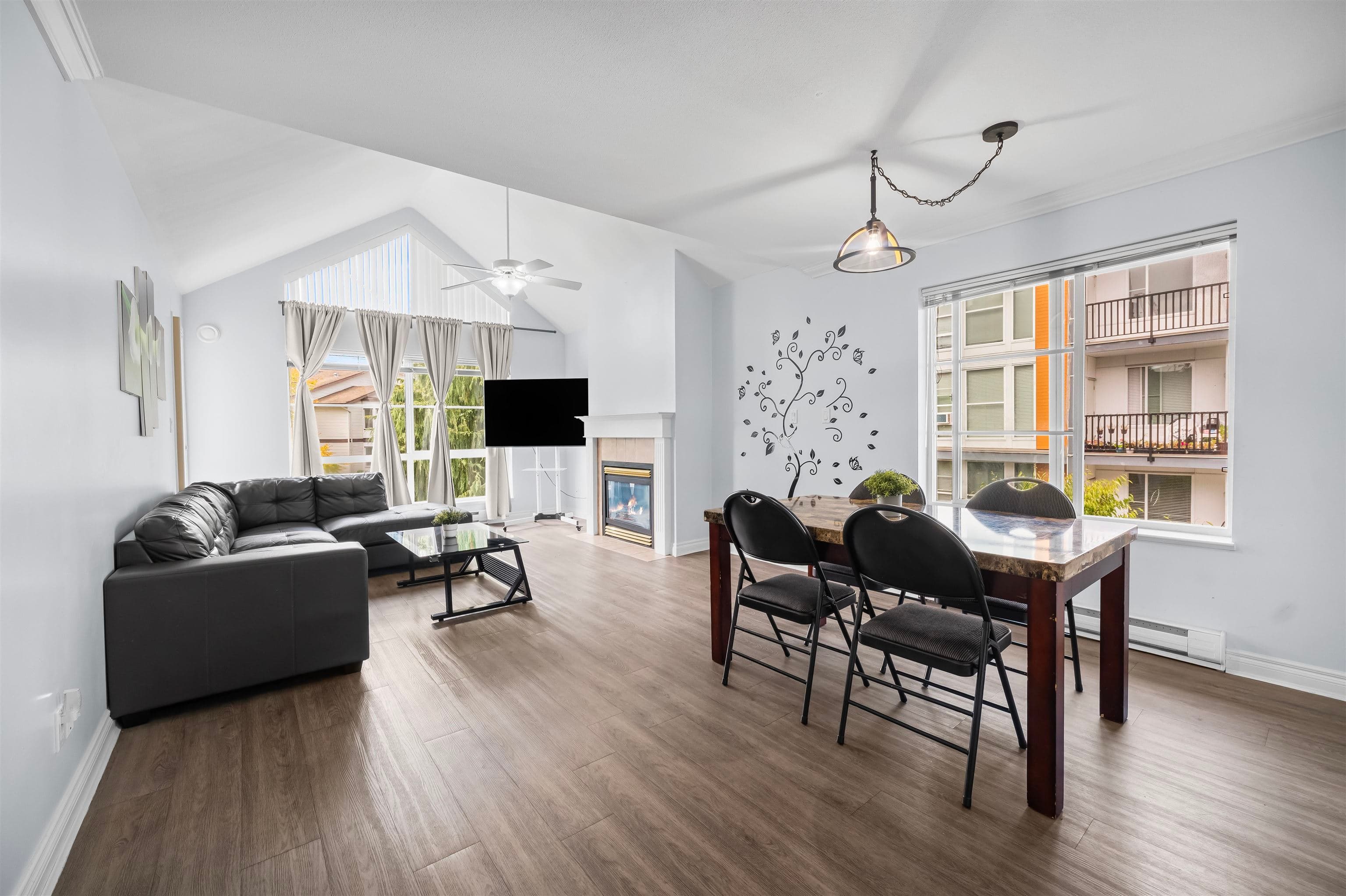 303 - 10130 139 Street, Surrey, V3T 4L4 — photo 4