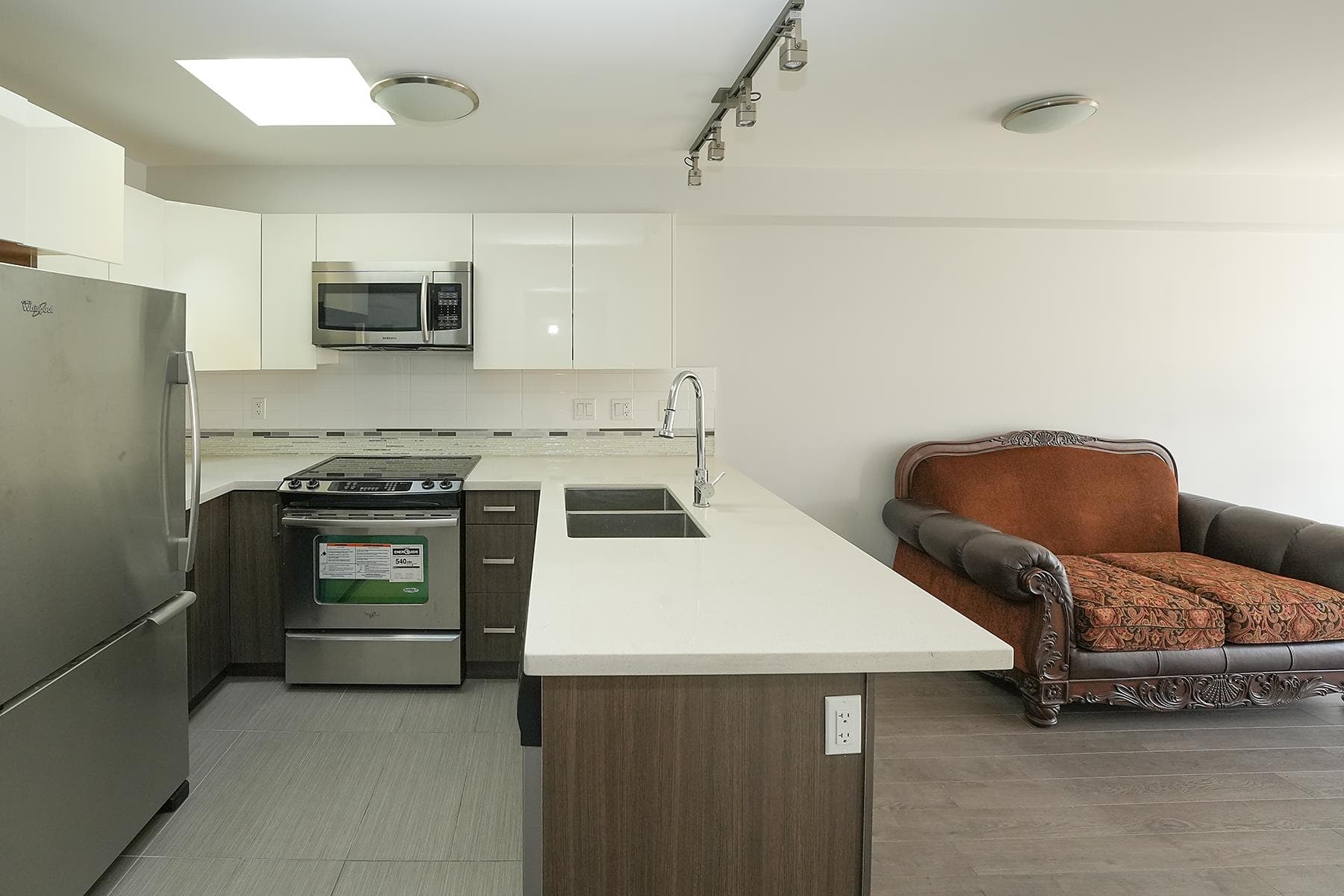 403 - 2408 E Broadway, Vancouver, V5M 4T9 — photo 3